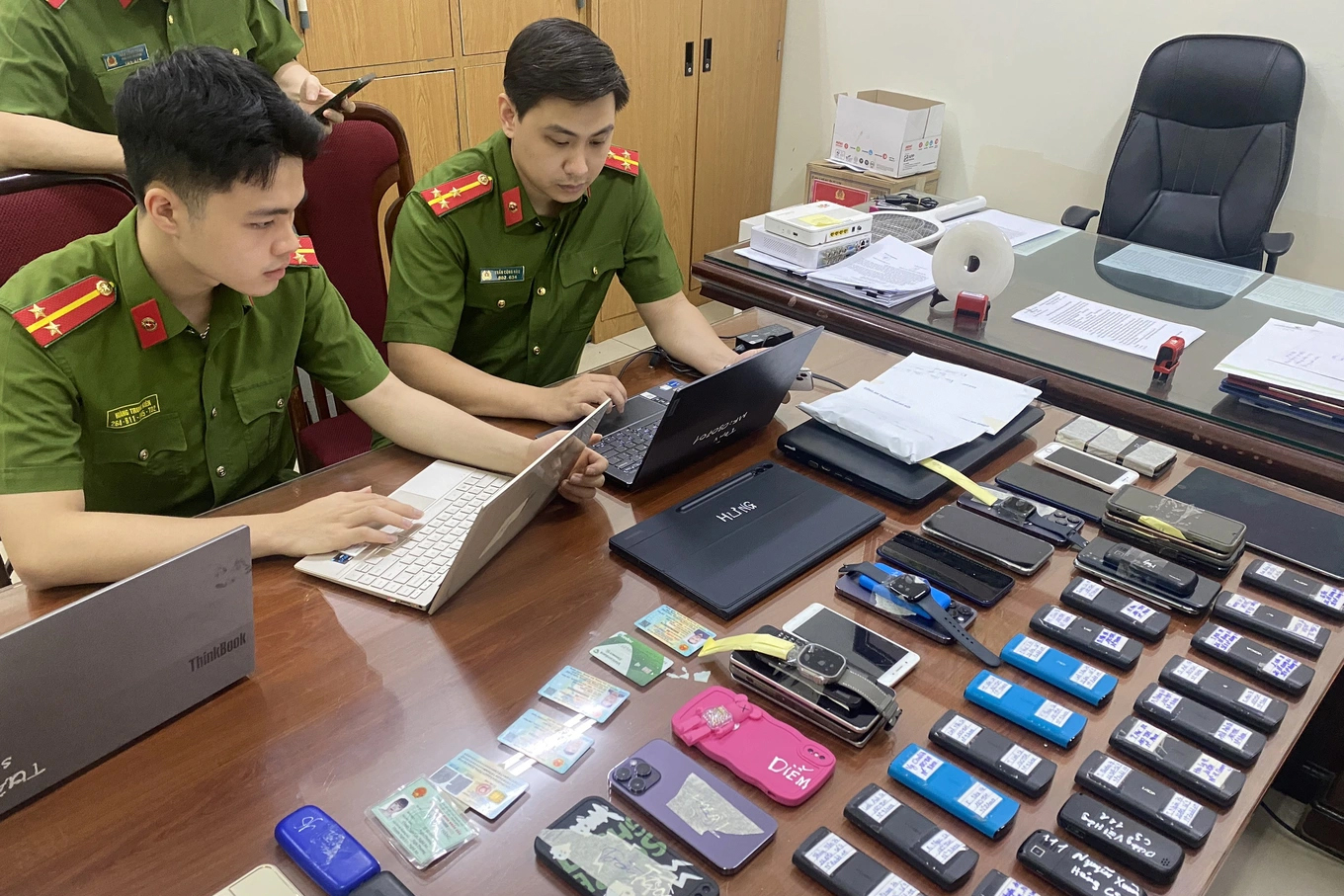 &Ocirc;ng tr&ugrave;m đường d&acirc;y m&ocirc;i giới mại d&acirc;m ở H&agrave; Nội thu lời 3 tỷ đồng- Ảnh 2.