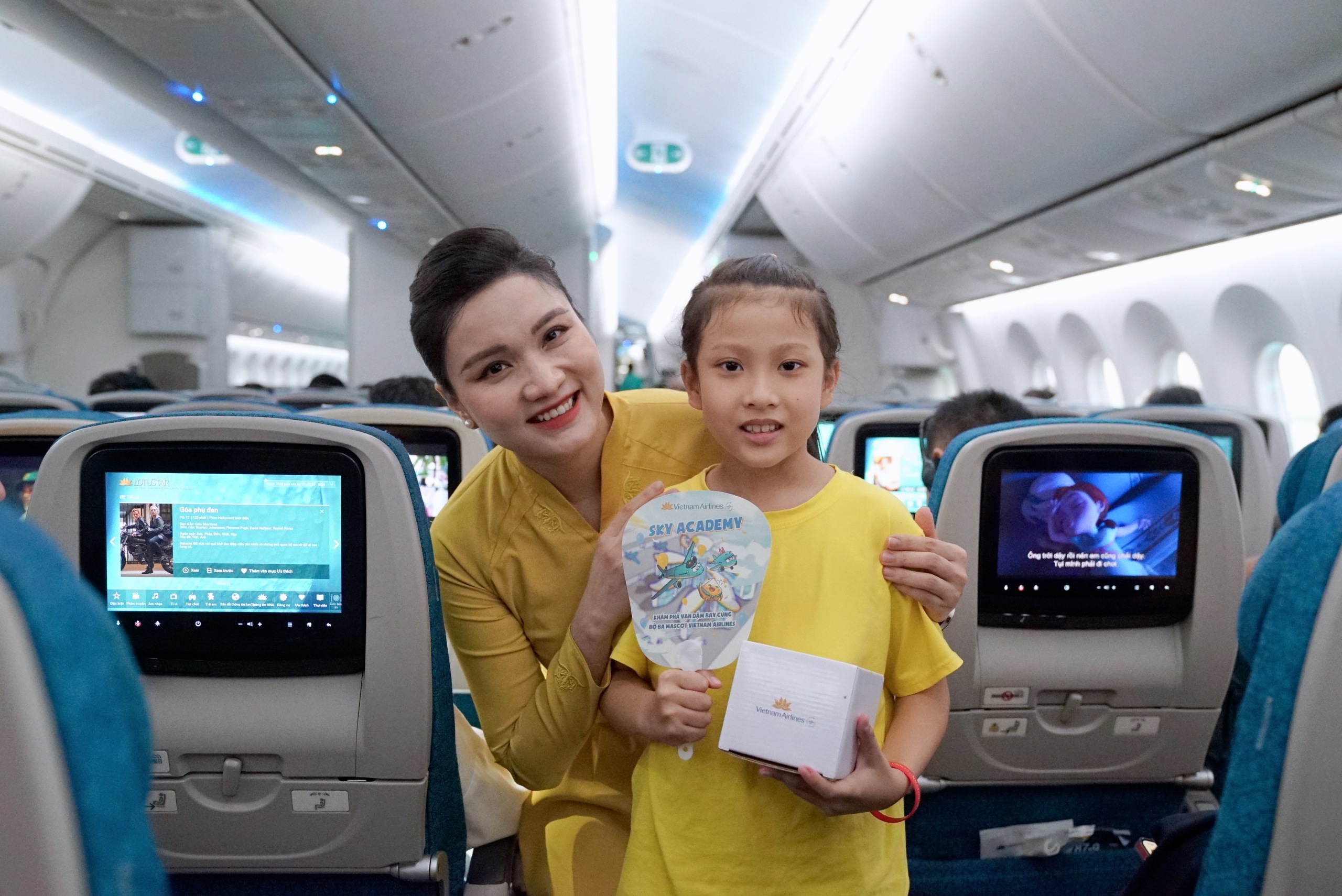 Vietnam Airlines h&eacute; lộ h&igrave;nh ảnh mascot ngộ nghĩnh 
tr&ecirc;n những chuyến bay 1/6
- Ảnh 3.