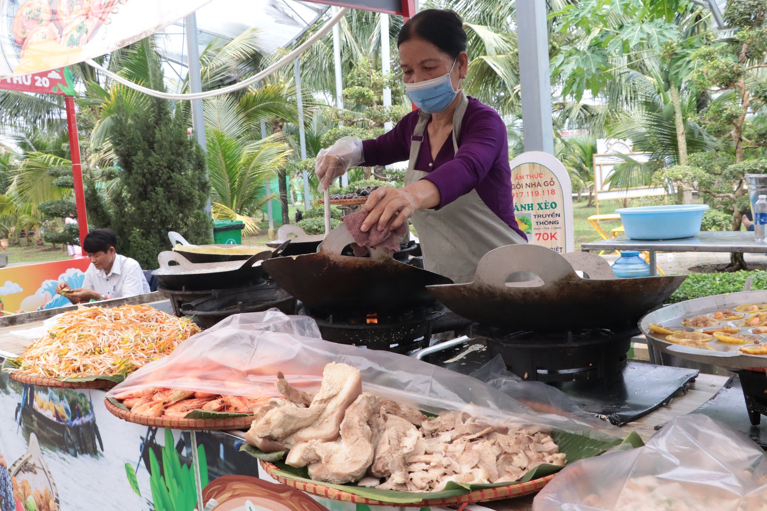 Vườn bí đao khổng lồ hút du khách tại lễ hội trái cây Nam Bộ- Ảnh 12. Vườn bí đao khổng lồ hút du khách tại lễ hội trái cây Nam Bộ- Ảnh 12.