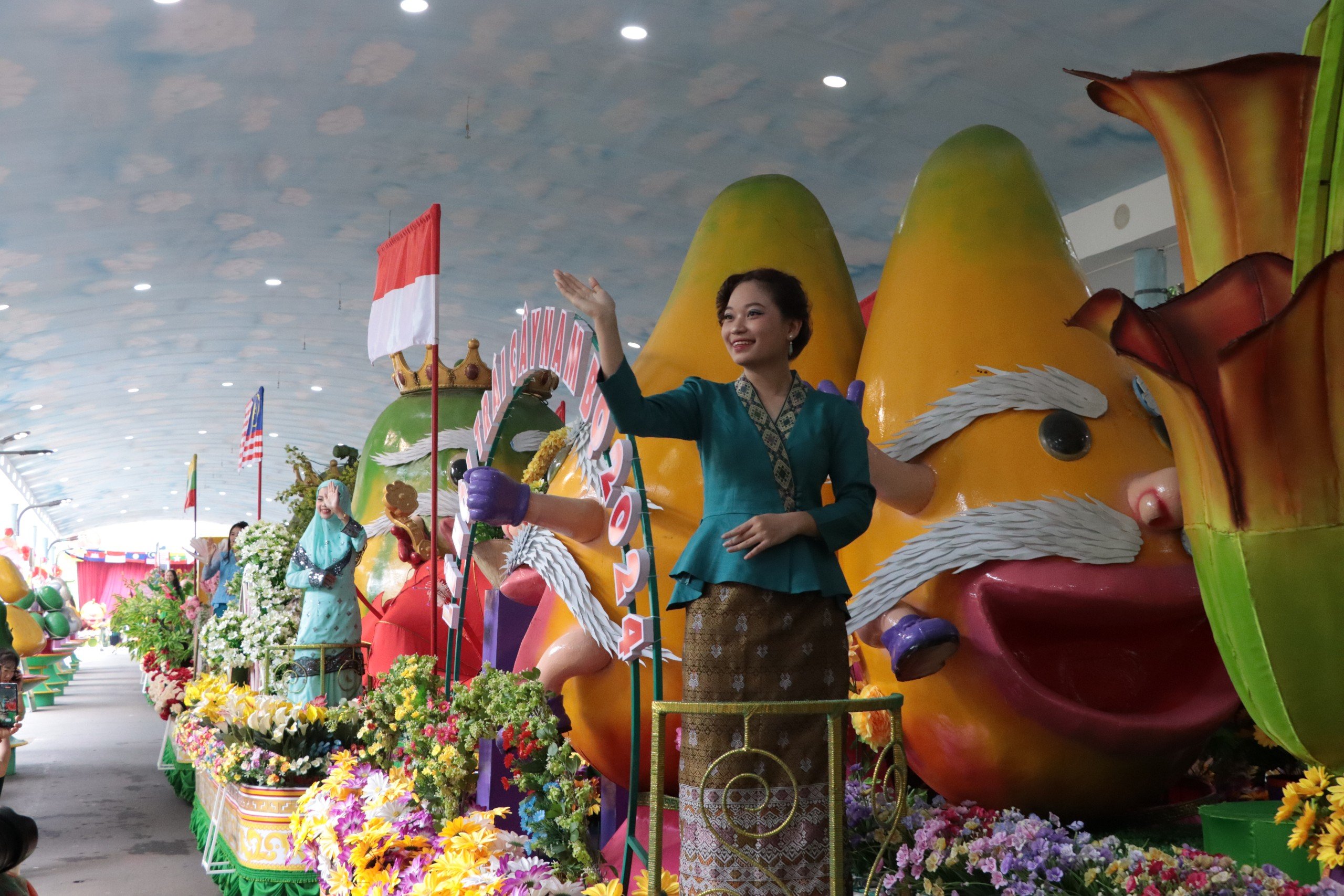 Vườn bí đao khổng lồ hút du khách tại lễ hội trái cây Nam Bộ- Ảnh 6. Vườn bí đao khổng lồ hút du khách tại lễ hội trái cây Nam Bộ- Ảnh 6.