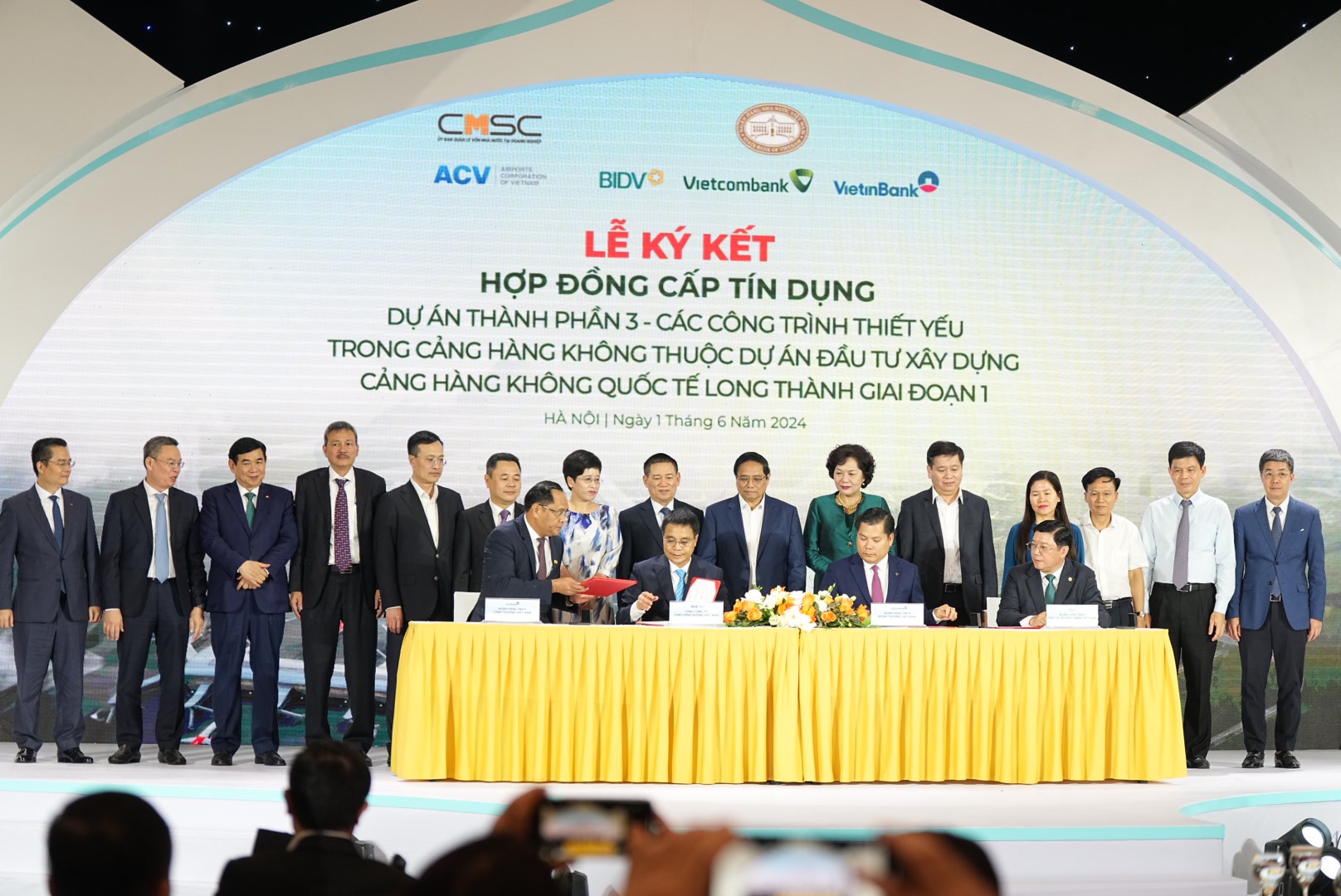 3 ngân hàng lớn thu xếp 1,8 tỷ USD cho siêu sân bay Long Thành- Ảnh 1. 3 ngân hàng lớn thu xếp 1,8 tỷ USD cho siêu sân bay Long Thành- Ảnh 1.