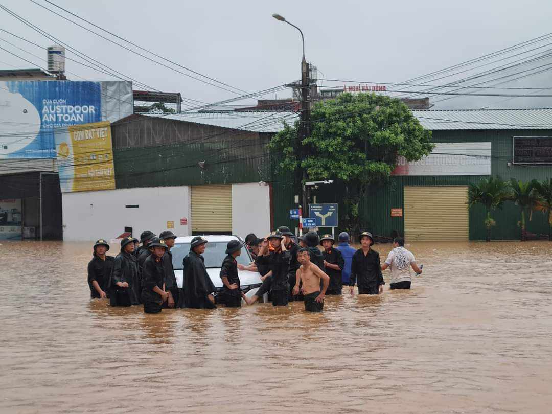H&agrave; Giang: T&igrave;m thấy thi thể hai bố con bị lũ cuốn tr&ocirc;i khi đi thăm người th&acirc;n- Ảnh 4.