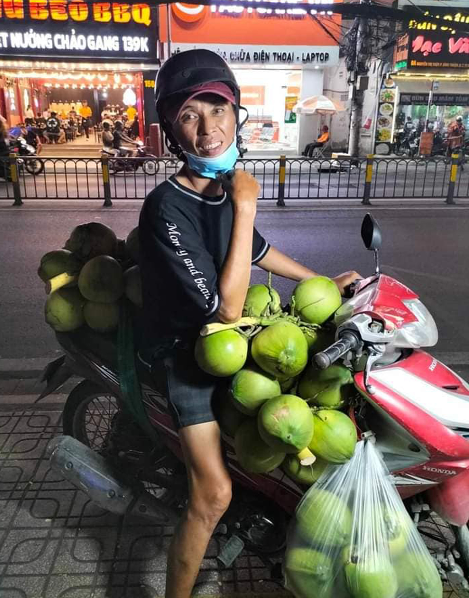 Nghệ sĩ hài Bắc Hải: Tôi phải mua gạo ăn từng bữa- Ảnh 1. Nghệ sĩ hài Bắc Hải: Tôi phải mua gạo ăn từng bữa- Ảnh 1.