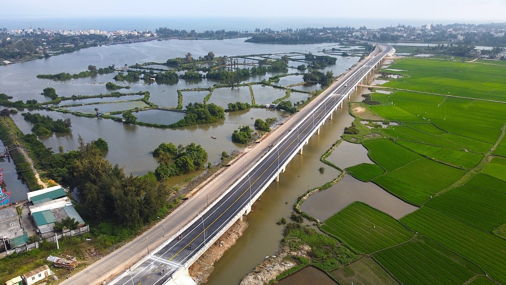 Dự &aacute;n đường ven biển 2.000 tỷ ngổn ngang v&igrave; vướng mặt bằng- Ảnh 2.