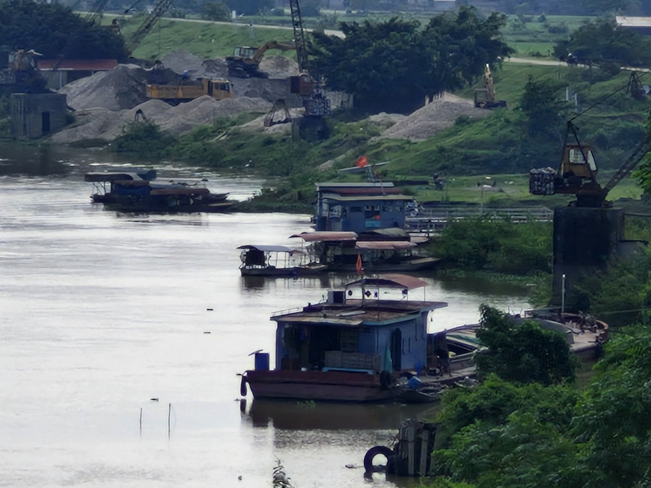 Ho&agrave;n th&agrave;nh gần 1 năm, v&igrave; sao cầu H&agrave; Bắc 2 nối Bắc Giang - Bắc Ninh vẫn bị r&agrave;o chắn?- Ảnh 12.
