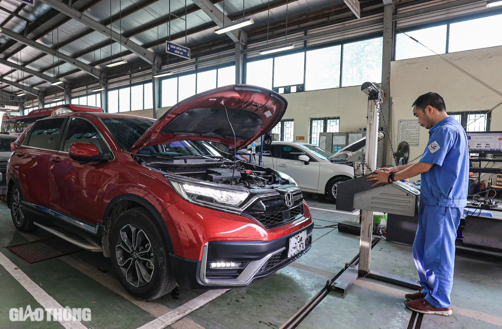 Chỉ có giấy hẹn cấp đăng ký xe viết tay, ô tô có được đăng kiểm?- Ảnh 1. Chỉ có giấy hẹn cấp đăng ký xe viết tay, ô tô có được đăng kiểm?- Ảnh 1.