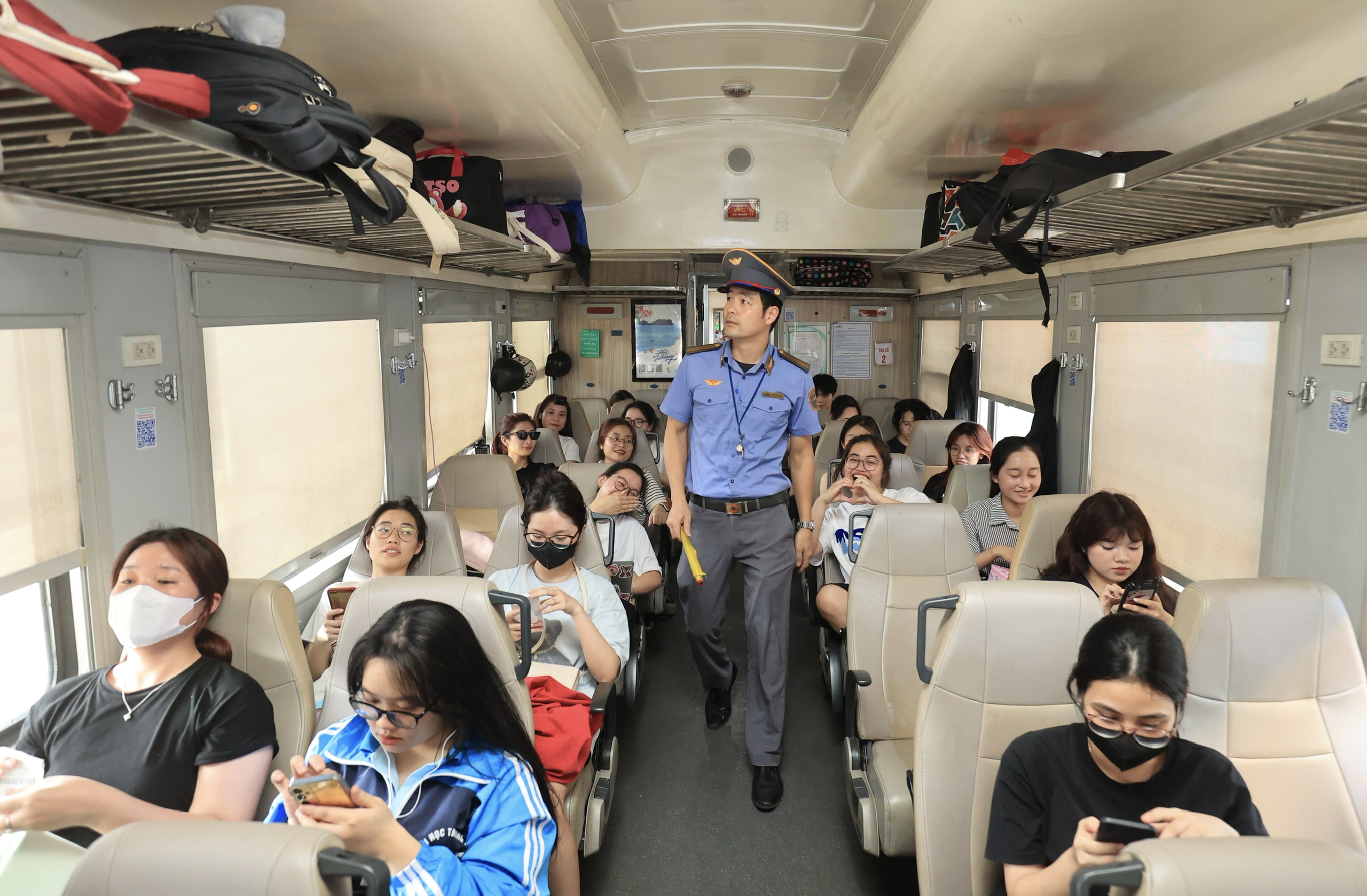 Đường sắt giảm gi&aacute; v&eacute; cho học sinh đi thi, nhập học- Ảnh 1.