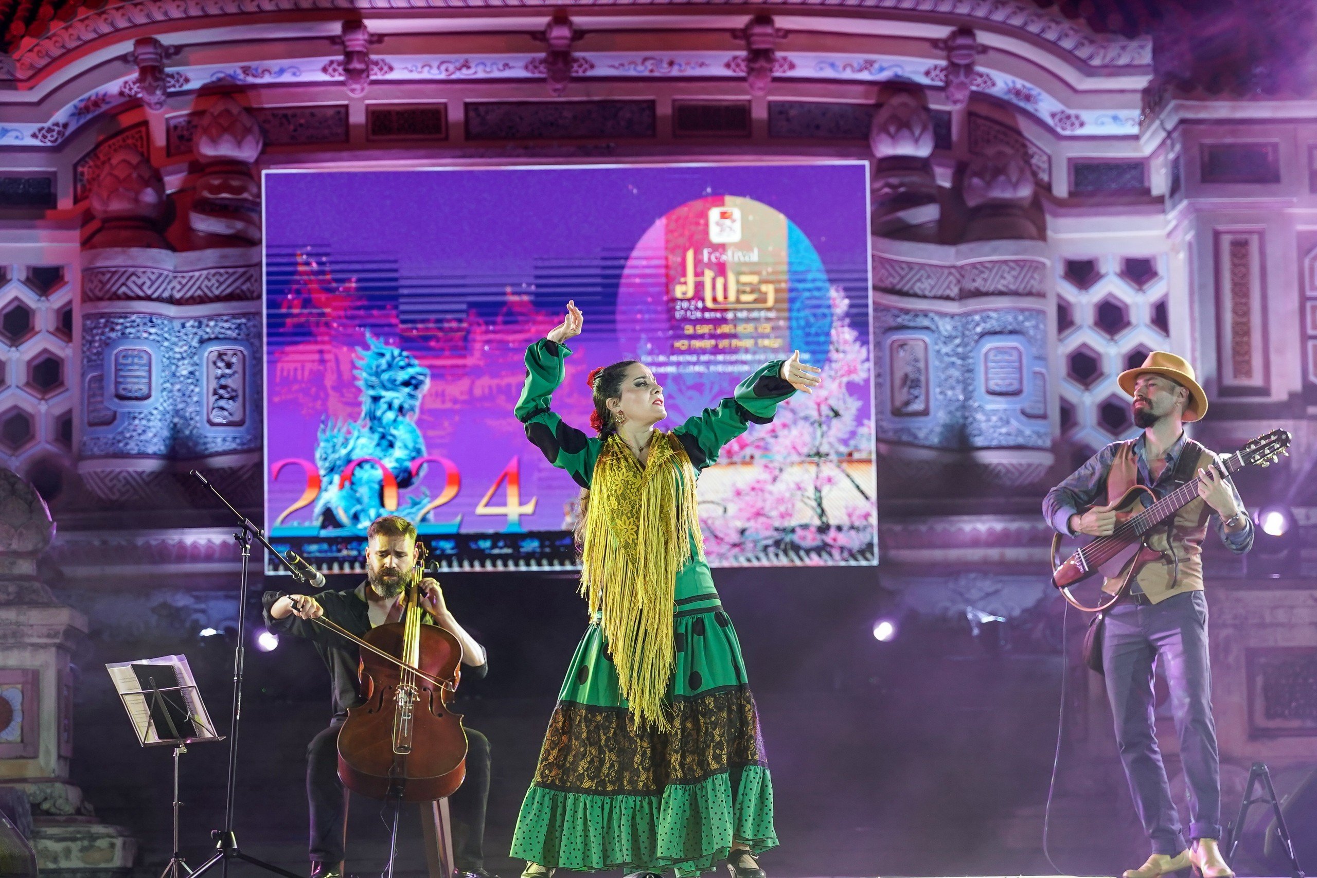 Nghệ sĩ trong nước và quốc tế cháy hết mình cùng nhịp đập Festival Huế 2024- Ảnh 3. Nghệ sĩ trong nước và quốc tế cháy hết mình cùng nhịp đập Festival Huế 2024- Ảnh 3.