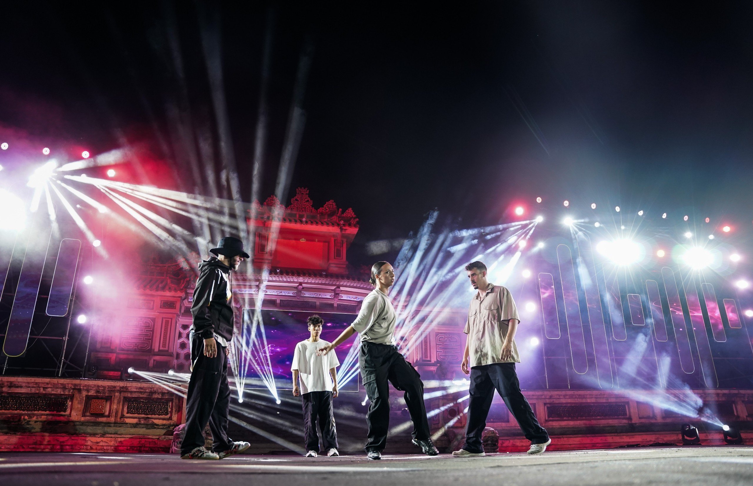 Nghệ sĩ trong nước và quốc tế cháy hết mình cùng nhịp đập Festival Huế 2024- Ảnh 5. Nghệ sĩ trong nước và quốc tế cháy hết mình cùng nhịp đập Festival Huế 2024- Ảnh 5.