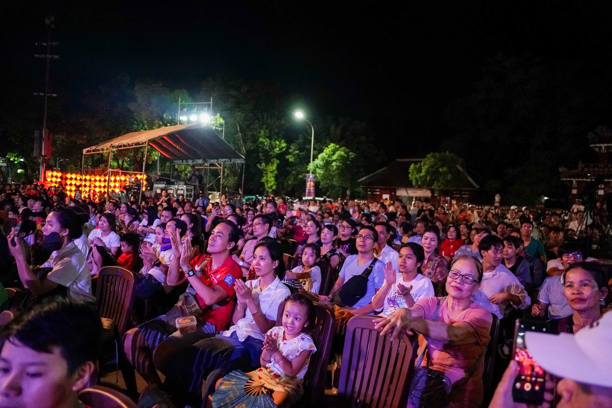 Nghệ sĩ trong nước và quốc tế cháy hết mình cùng nhịp đập Festival Huế 2024- Ảnh 6. Nghệ sĩ trong nước và quốc tế cháy hết mình cùng nhịp đập Festival Huế 2024- Ảnh 6.