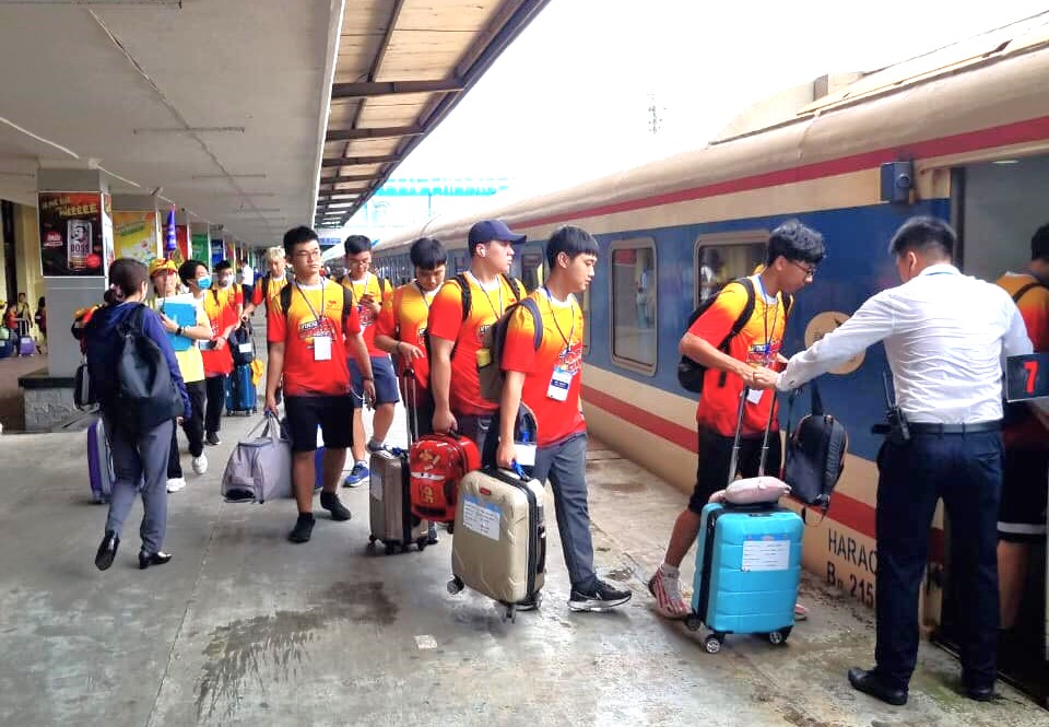 Tàu khách Bắc - Nam tăng chuyến, giảm giá vé- Ảnh 1. Tàu khách Bắc - Nam tăng chuyến, giảm giá vé- Ảnh 1.