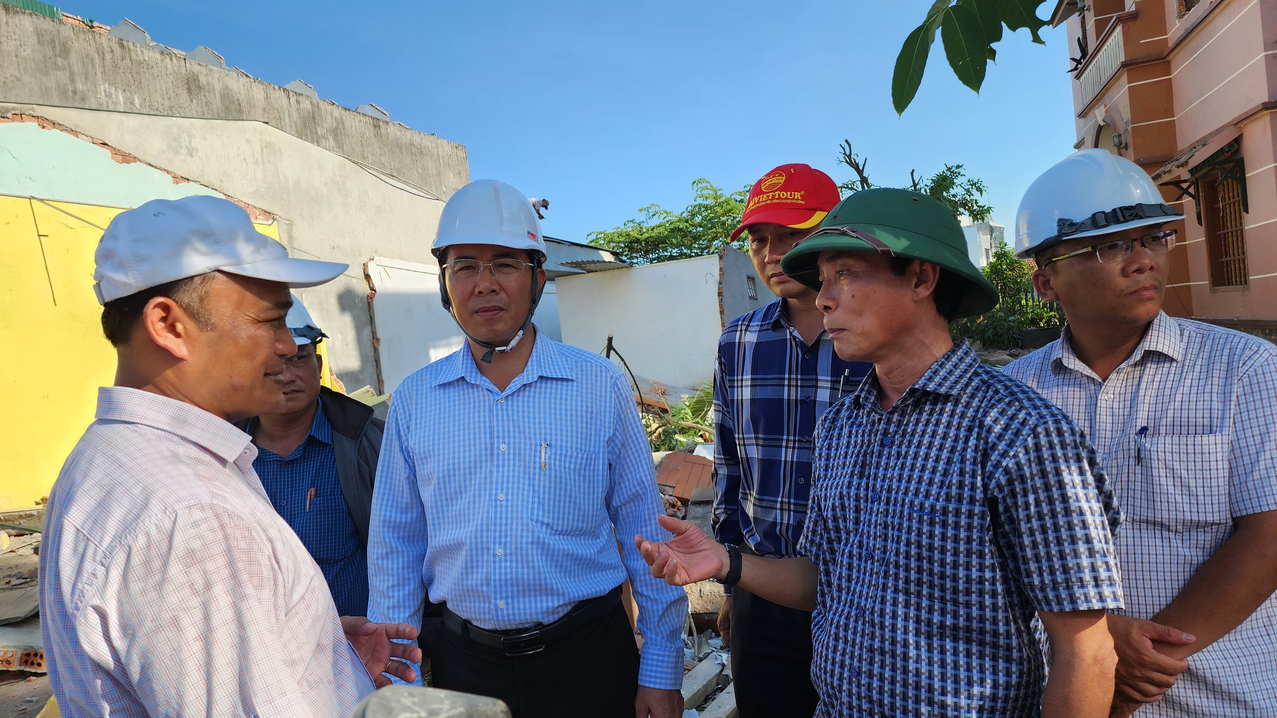 Cận cảnh gia chủ th&aacute;o dỡ căn biệt thự nhường đất l&agrave;m cao tốc- Ảnh 10.