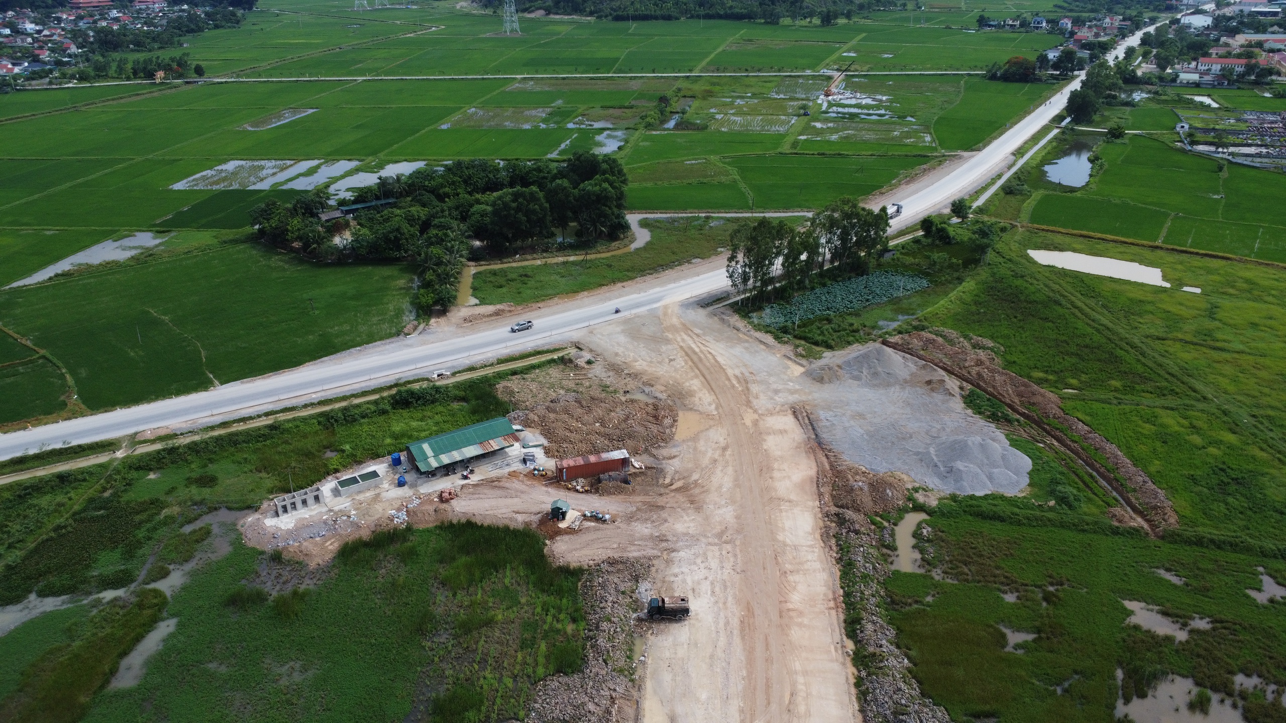 Bị &ldquo;tu&yacute;t c&ograve;i&rdquo;, doanh nghiệp vẫn ngang nhi&ecirc;n san lấp mặt bằng khi chưa được giao đất- Ảnh 3.