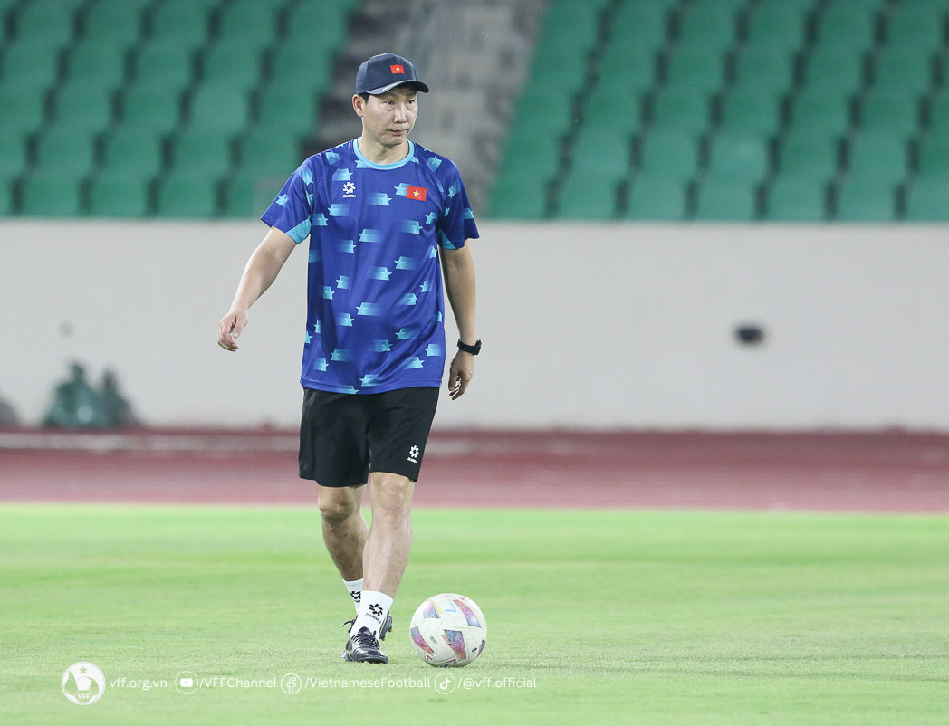 Chỉ sau 2 trận, HLV Kim Sang-sik đ&atilde; gi&uacute;p tuyển Việt Nam lấy lại được điều cực quan trọng- Ảnh 1.