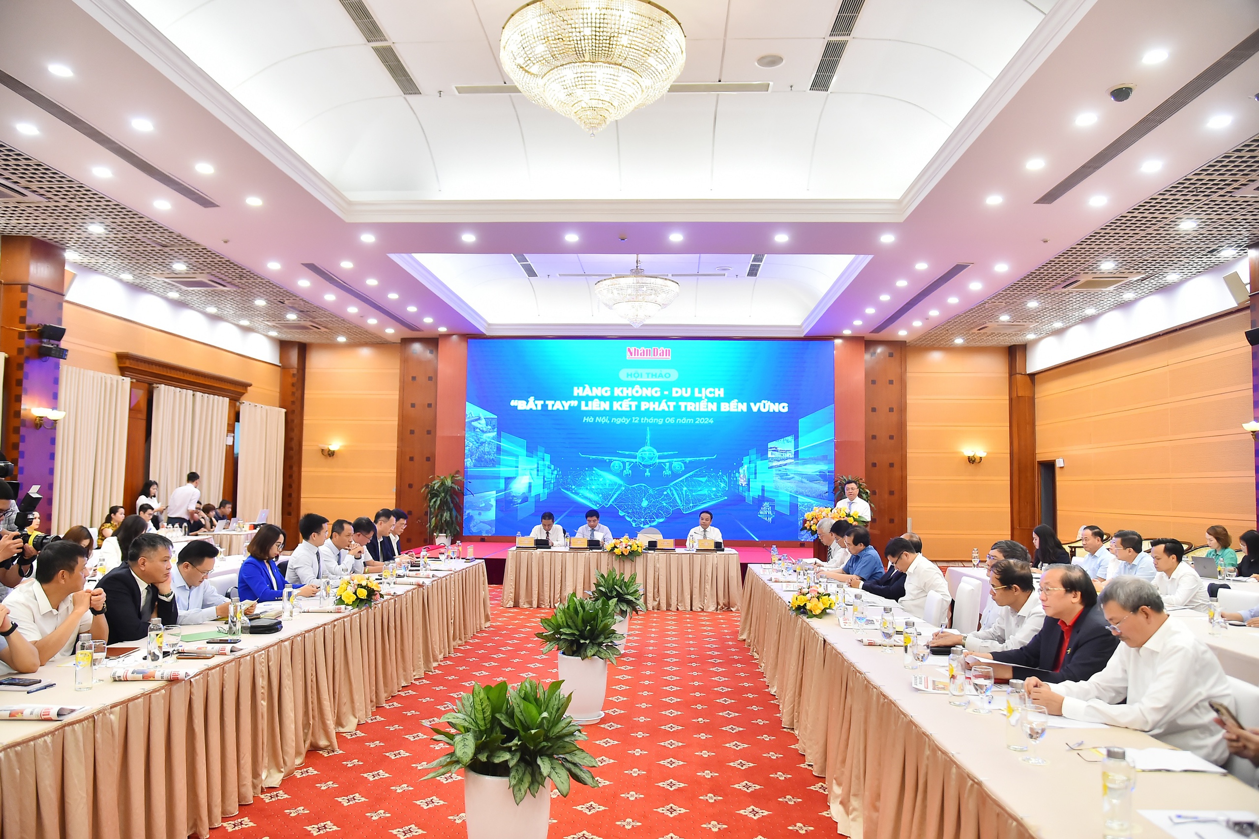 Tạo "đòn bẩy" kích cầu du lịch bằng đường hàng không- Ảnh 3. Tạo "đòn bẩy" kích cầu du lịch bằng đường hàng không- Ảnh 3.