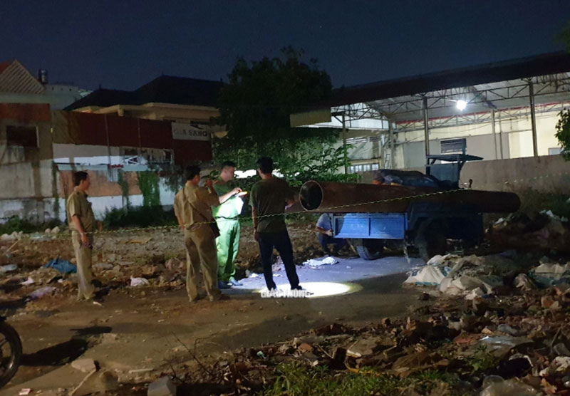 Lực lượng chức năng xử lý hiện trường. Lực lượng chức năng xử lý hiện trường.