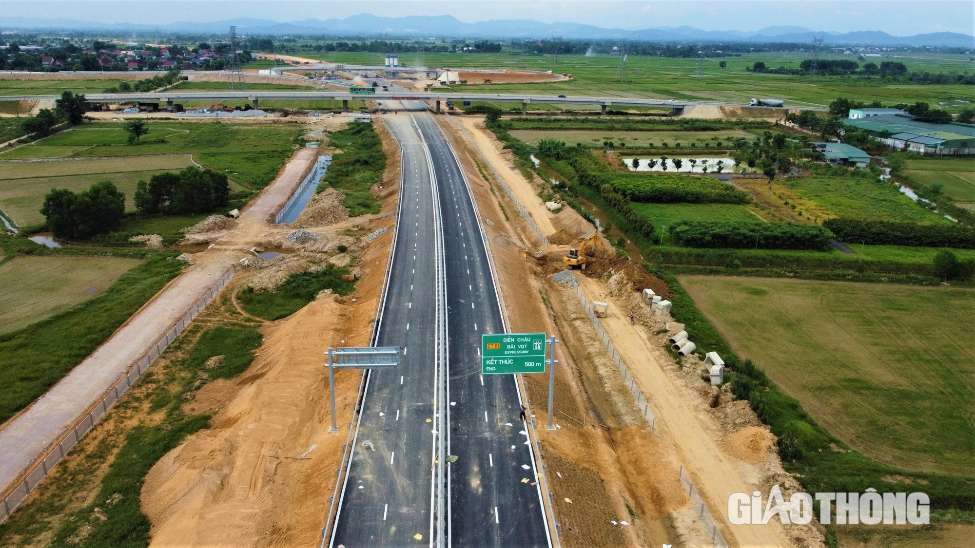 Ngắm cầu d&agrave;i nhất tuyến cao tốc nối Nghệ An - H&agrave; Tĩnh sắp th&ocirc;ng xe- Ảnh 10.