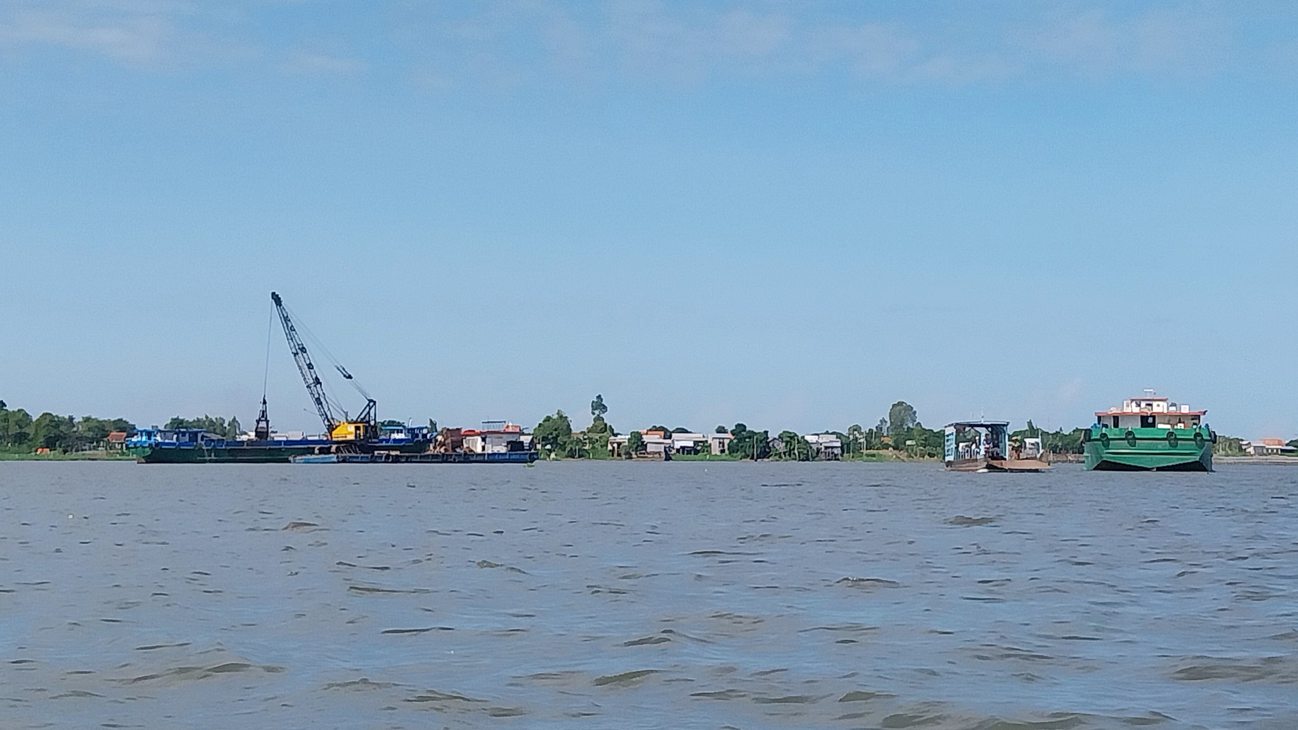 Đồng Th&aacute;p l&yacute; giải chưa n&acirc;ng c&ocirc;ng suất khai th&aacute;c c&aacute;c mỏ c&aacute;t phục vụ cao tốc- Ảnh 2.