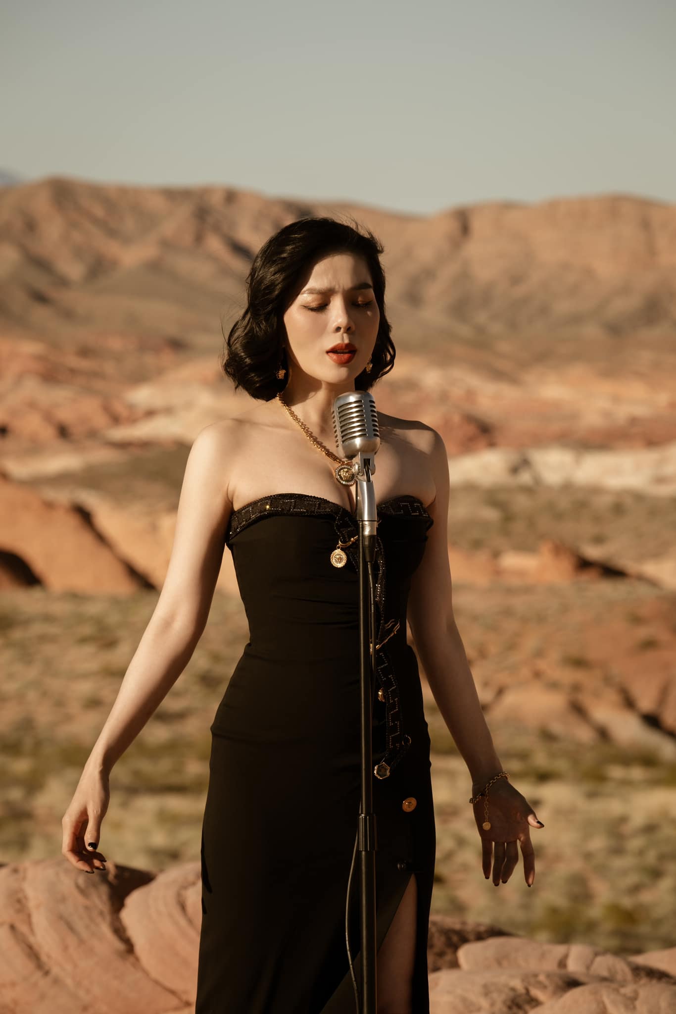 Lệ Quy&ecirc;n v&agrave; bạn trai k&eacute;m tuổi "t&igrave;nh bể t&igrave;nh" trong MV mới, tiết lộ g&acirc;y sốc về độ chịu chi- Ảnh 2.