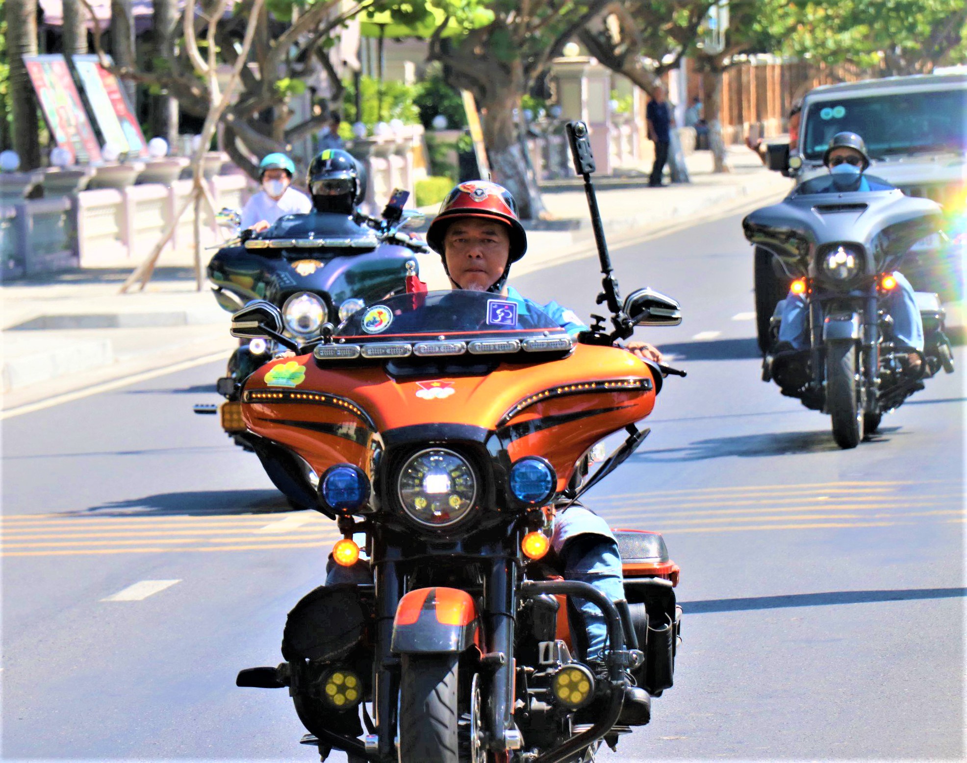 Th&iacute;ch th&uacute; d&agrave;n xe Jeep v&agrave; m&ocirc; t&ocirc; Harley Davidson tr&ecirc;n phố biển Nha Trang- Ảnh 7.