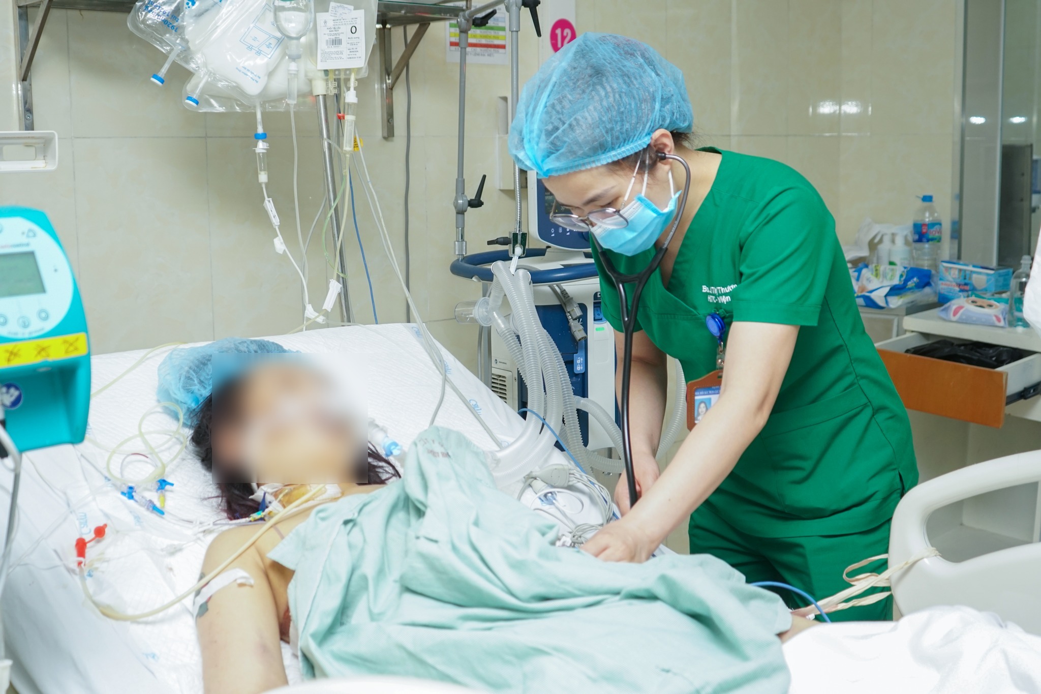 C&ocirc; g&aacute;i trẻ bị TNGT vỡ gan tho&aacute;t chết ngoạn mục- Ảnh 1.