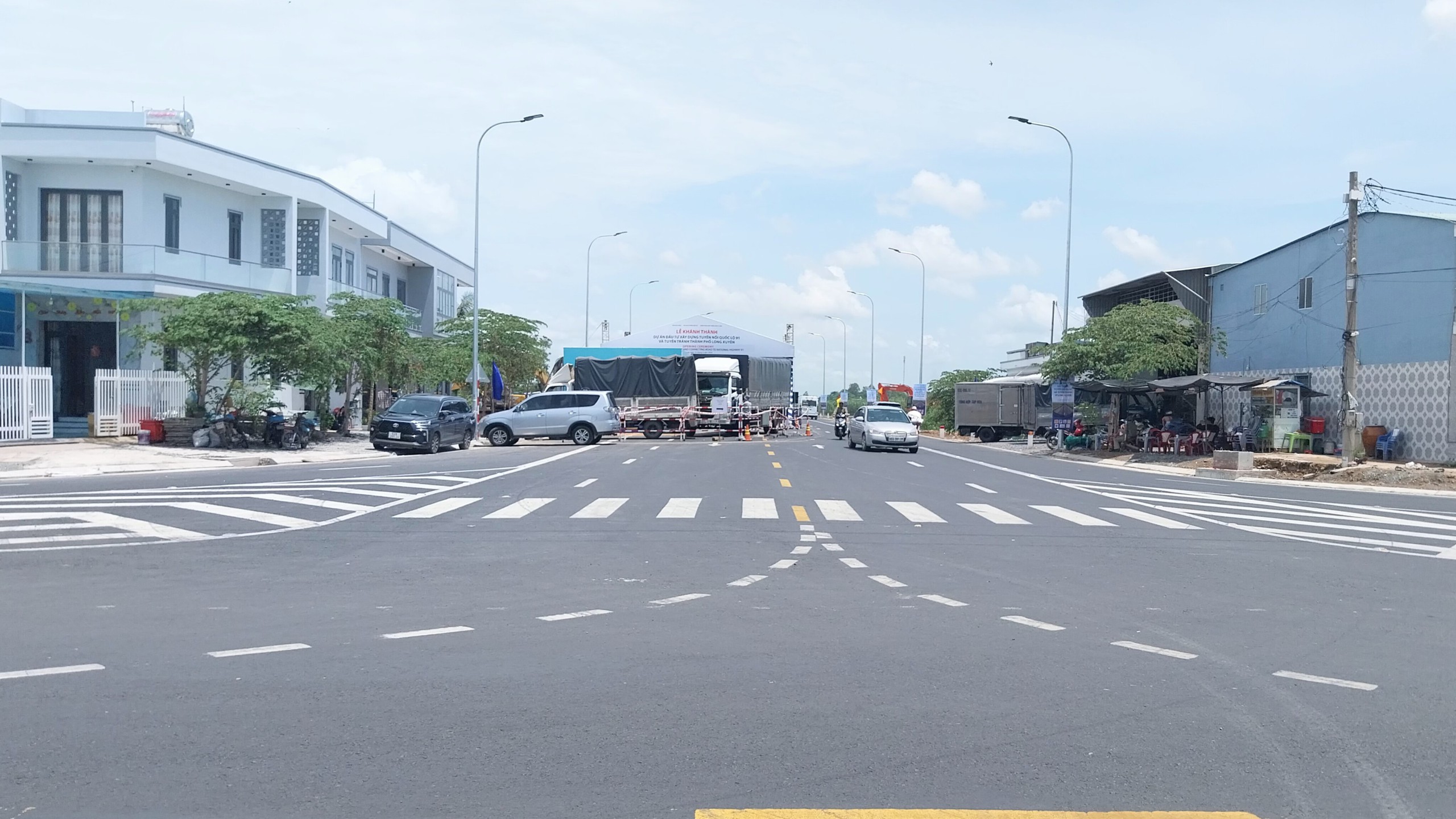 H&igrave;nh ảnh tuyến tr&aacute;nh th&agrave;nh phố Long Xuy&ecirc;n trước ng&agrave;y kh&aacute;nh th&agrave;nh- Ảnh 12.