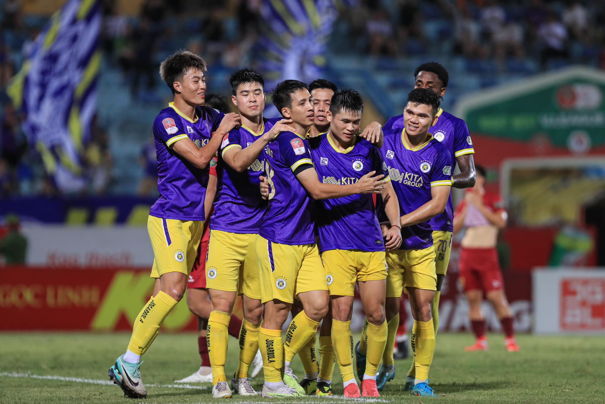 H&agrave; Nội FC được bầu Hiển thưởng khủng sau trận thắng CAHN- Ảnh 2.