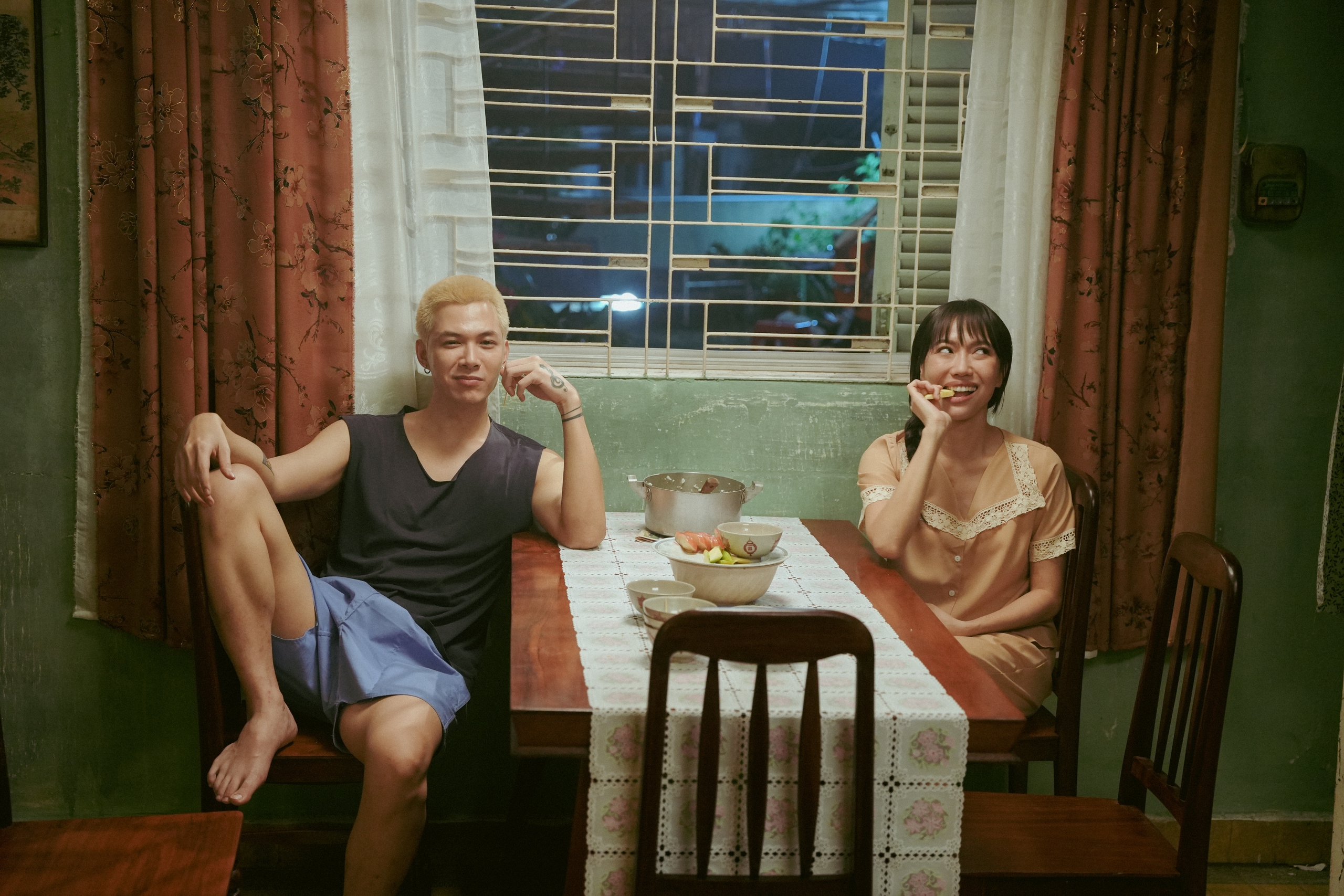 "Gặp lại chị bầu&rdquo; c&aacute;n mốc doanh thu 100 tỷ đồng, chuẩn bị sang Mỹ, ch&acirc;u &Acirc;u- Ảnh 2.