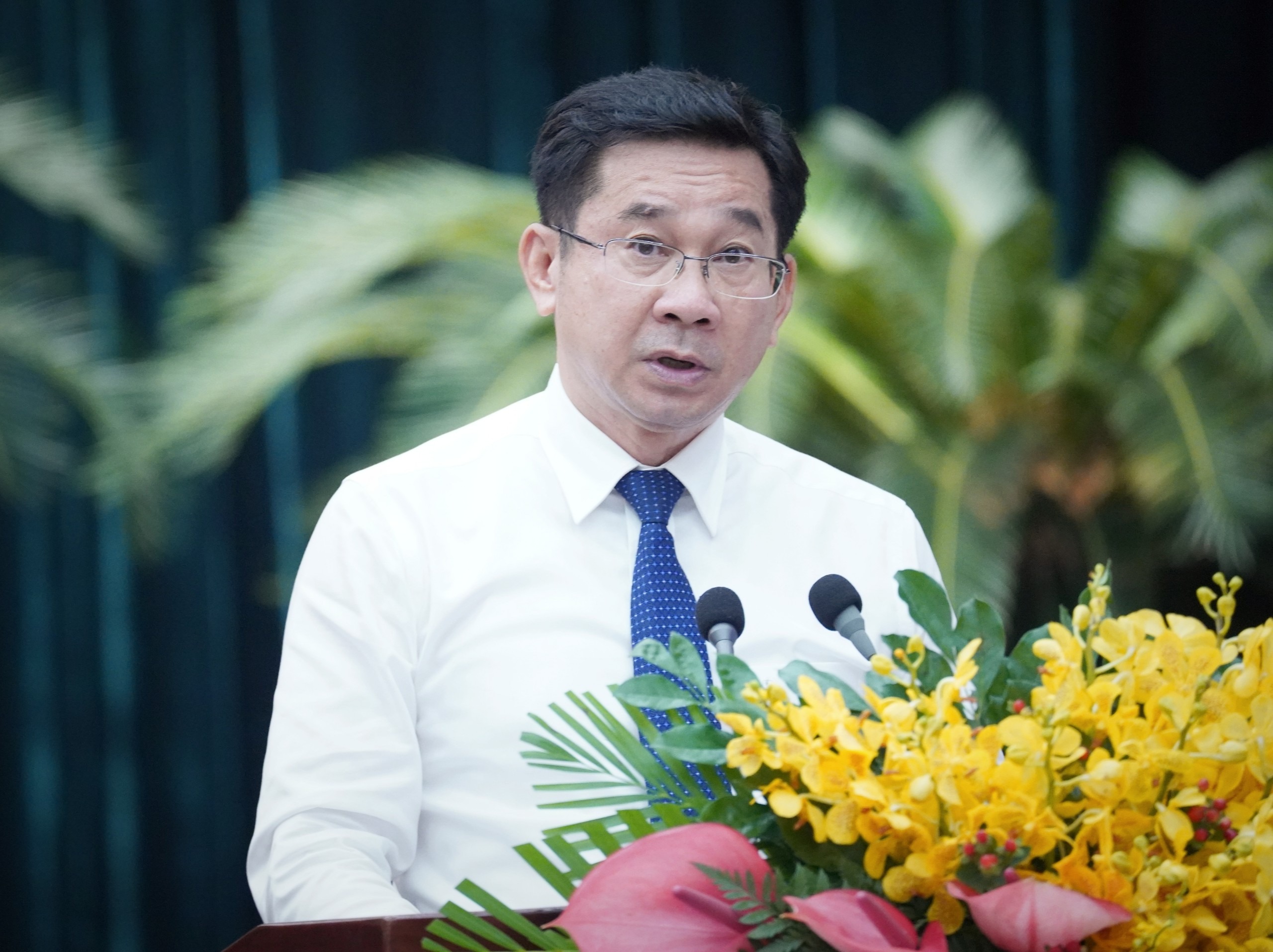 Thủ tướng ph&ecirc; chuẩn kết quả bầu 2 ph&oacute; chủ tịch TP.HCM- Ảnh 1.