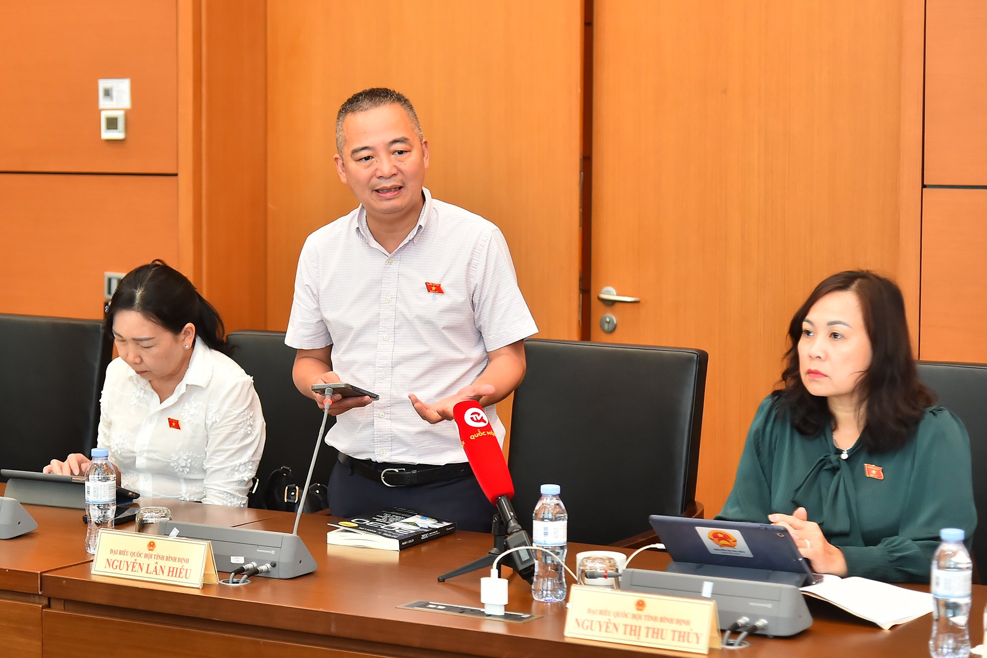 Đại biểu hiến kế trị "bệnh" thiếu thuốc hiếm, tr&agrave;n lan thuốc giả mạo b&aacute;n online- Ảnh 1.