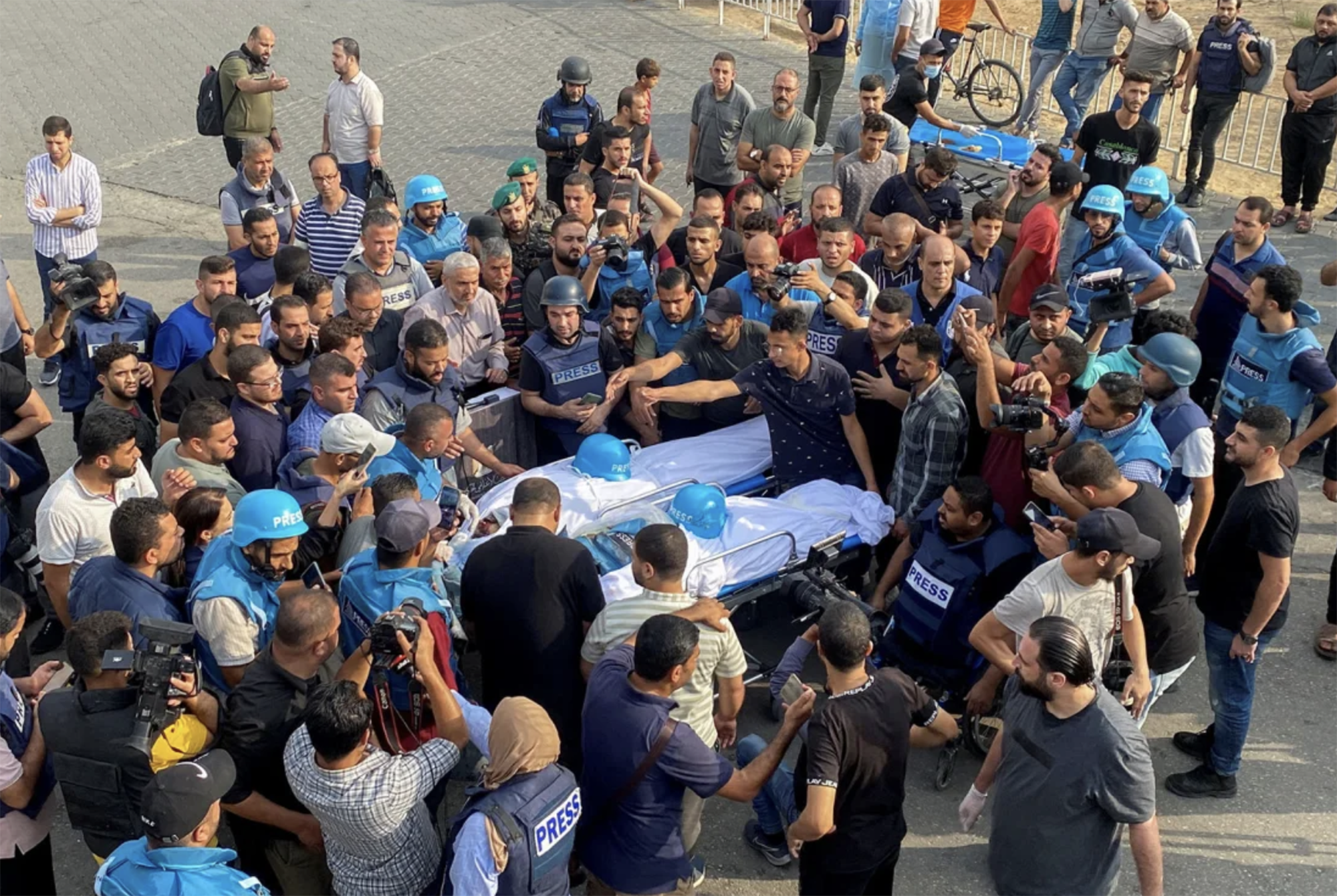 T&aacute;c nghiệp nơi &ldquo;lằn ranh sinh tử&rdquo;- Ảnh 3.