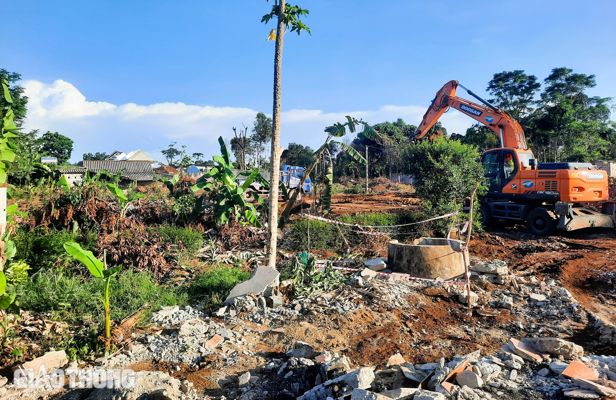 Nh&agrave; thầu đồng loạt s&aacute;ng đ&egrave;n đua tiến độ cao tốc Vạn Ninh - Cam Lộ- Ảnh 3.
