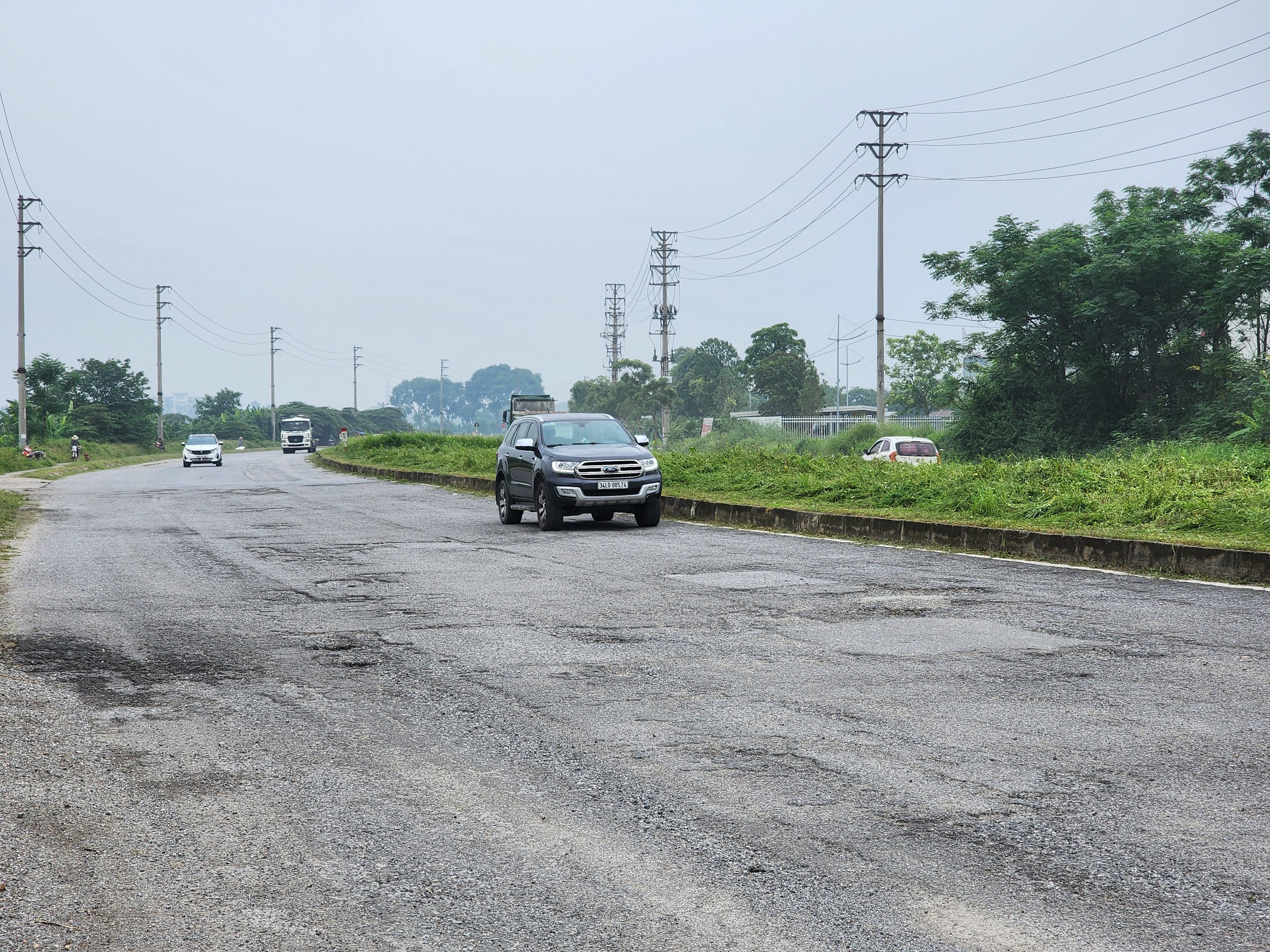 Sở GTVT Vĩnh Ph&uacute;c y&ecirc;u cầu địa phương sớm sửa  đường Nguyễn Tất Th&agrave;nh- Ảnh 1.