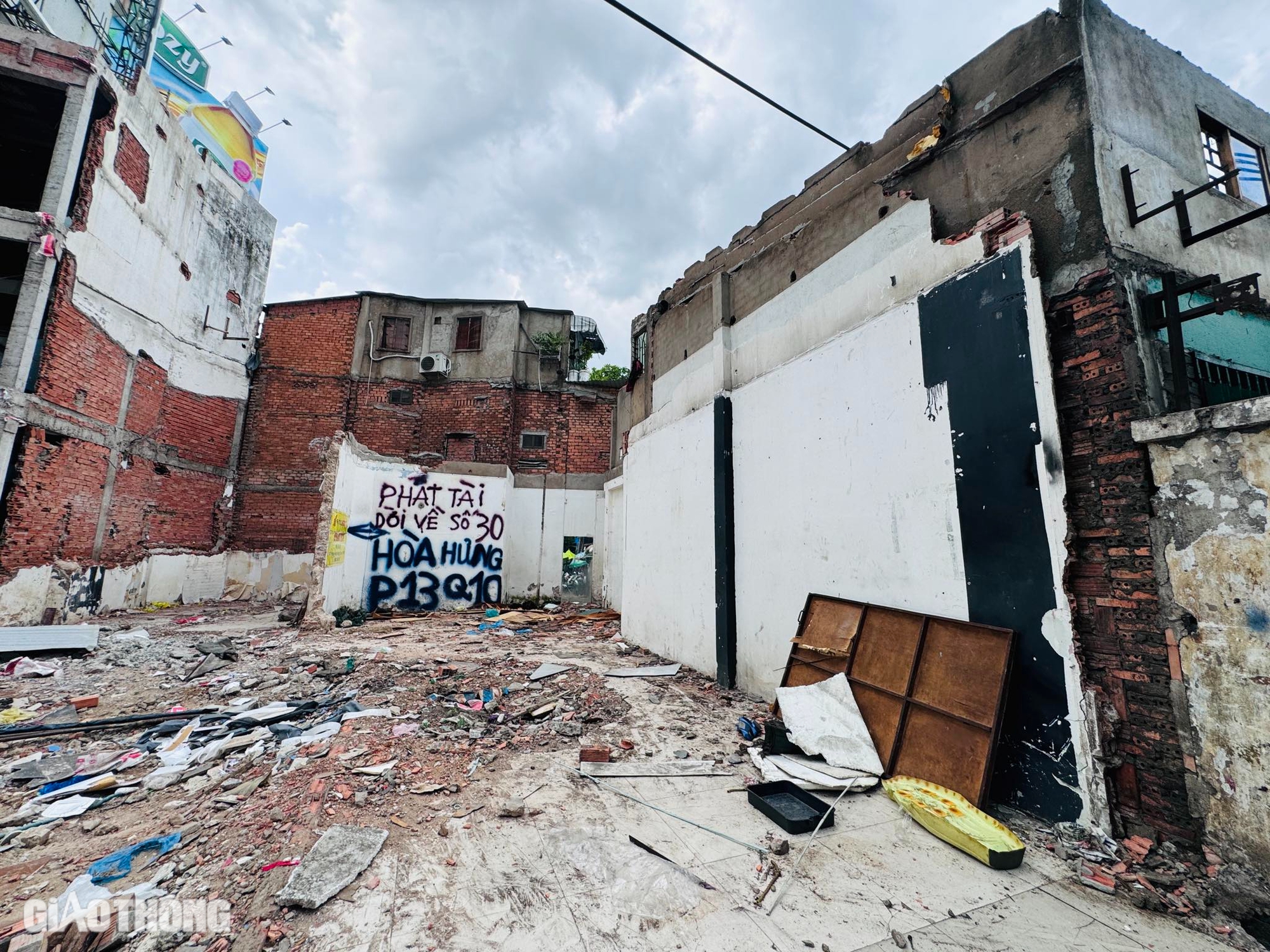 TP.HCM: Gấp rút bàn giao mặt bằng làm metro số 2- Ảnh 7. TP.HCM: Gấp rút bàn giao mặt bằng làm metro số 2- Ảnh 7.