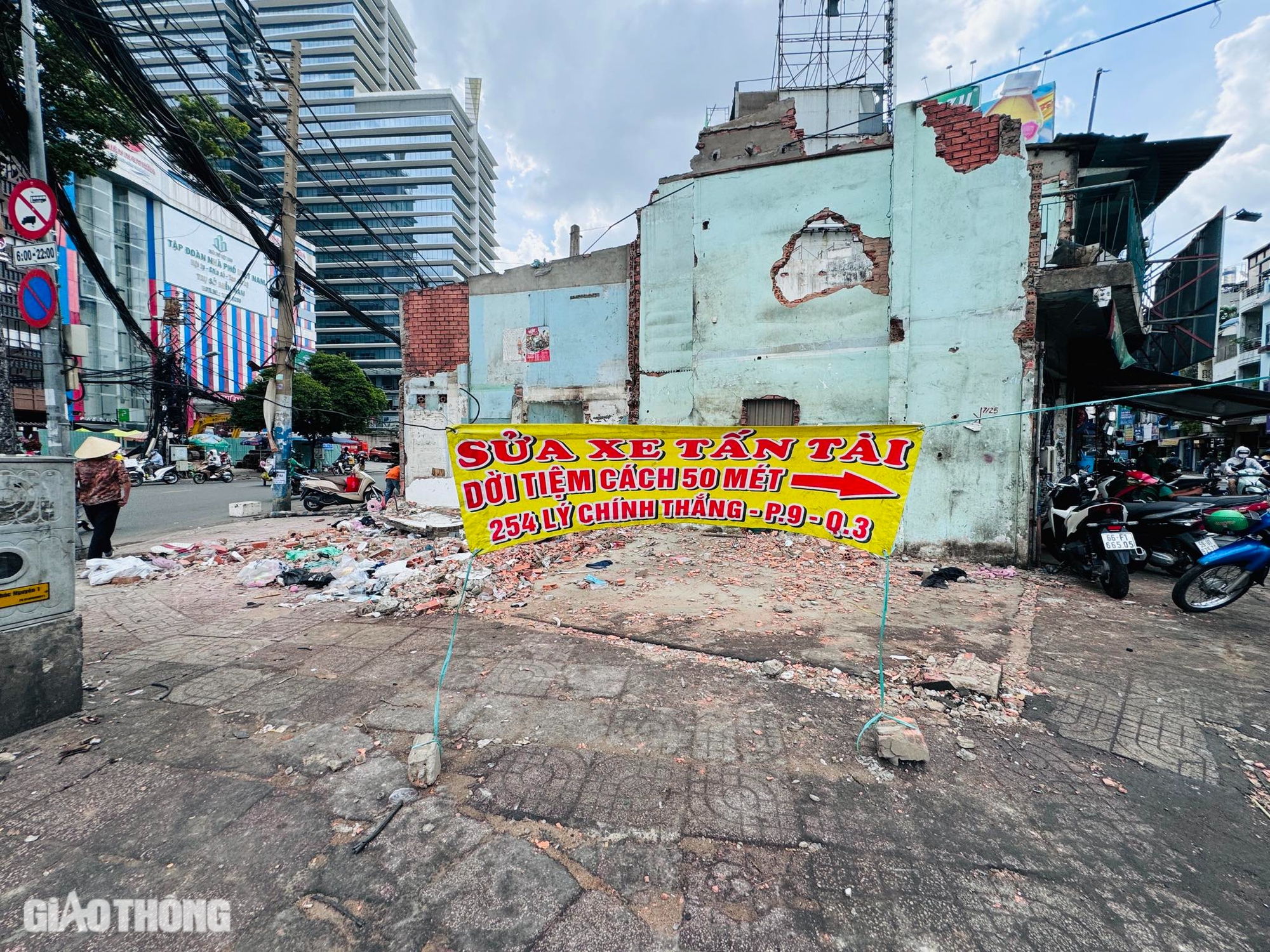 TP.HCM: Gấp rút bàn giao mặt bằng làm metro số 2- Ảnh 8. TP.HCM: Gấp rút bàn giao mặt bằng làm metro số 2- Ảnh 8.