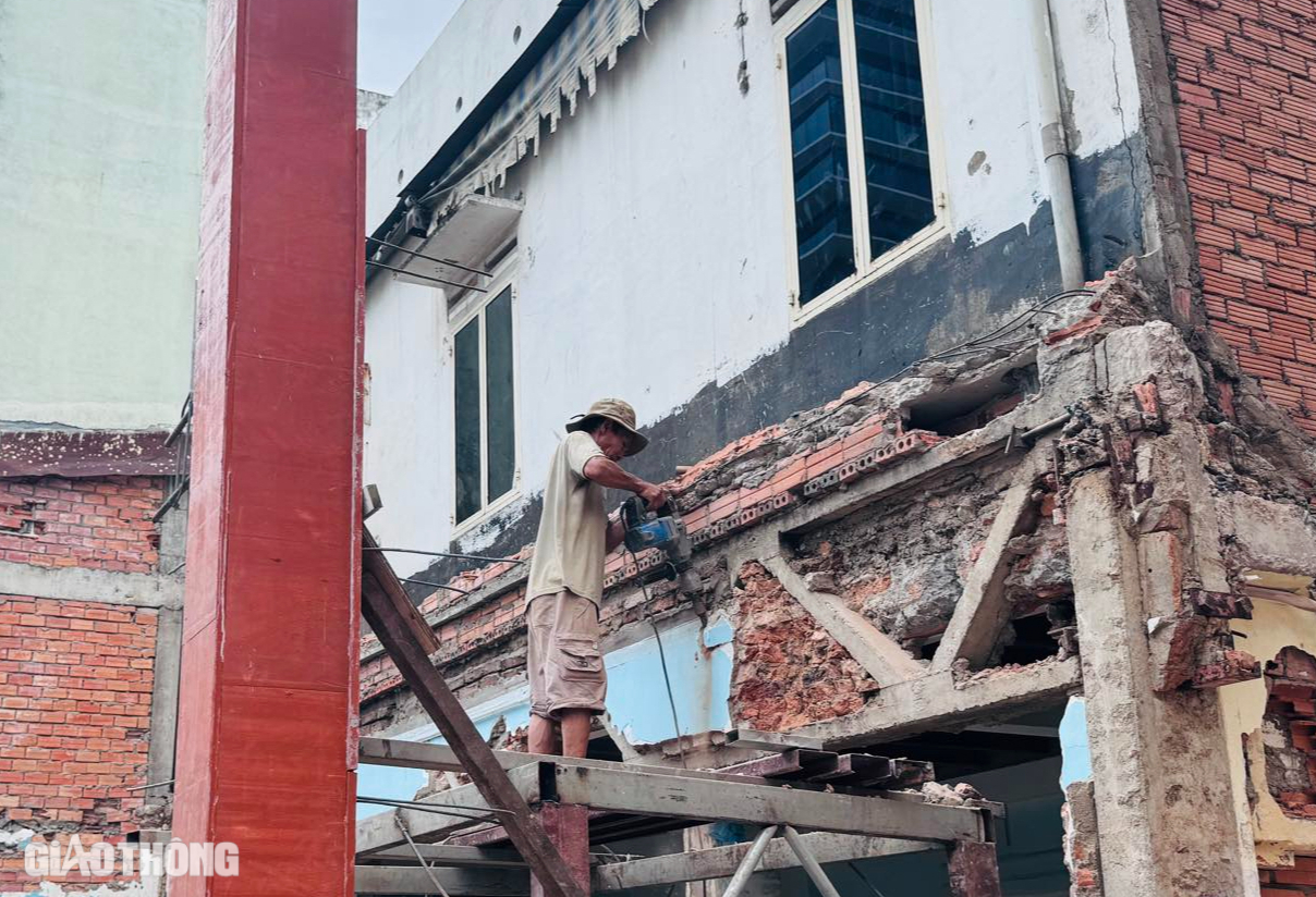 TP.HCM: Gấp rút bàn giao mặt bằng làm metro số 2- Ảnh 10. TP.HCM: Gấp rút bàn giao mặt bằng làm metro số 2- Ảnh 10.