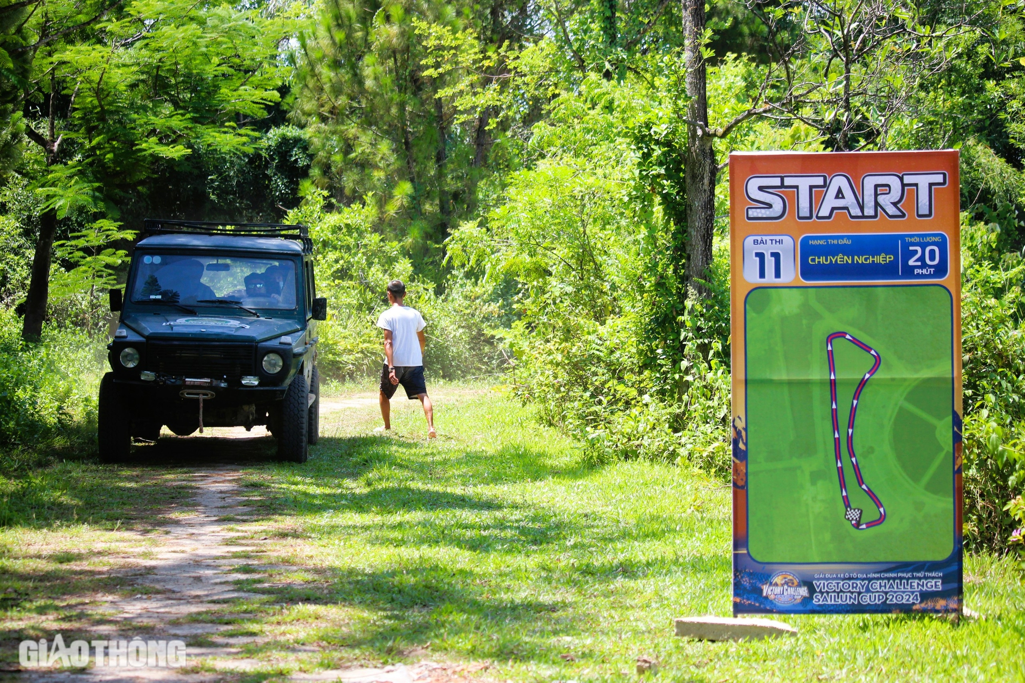 Cận cảnh c&ocirc;ng vi&ecirc;n Hồ Thủy Ti&ecirc;n "ma mị" trước ng&agrave;y diễn ra giải đua &ocirc; t&ocirc; địa h&igrave;nh- Ảnh 6.