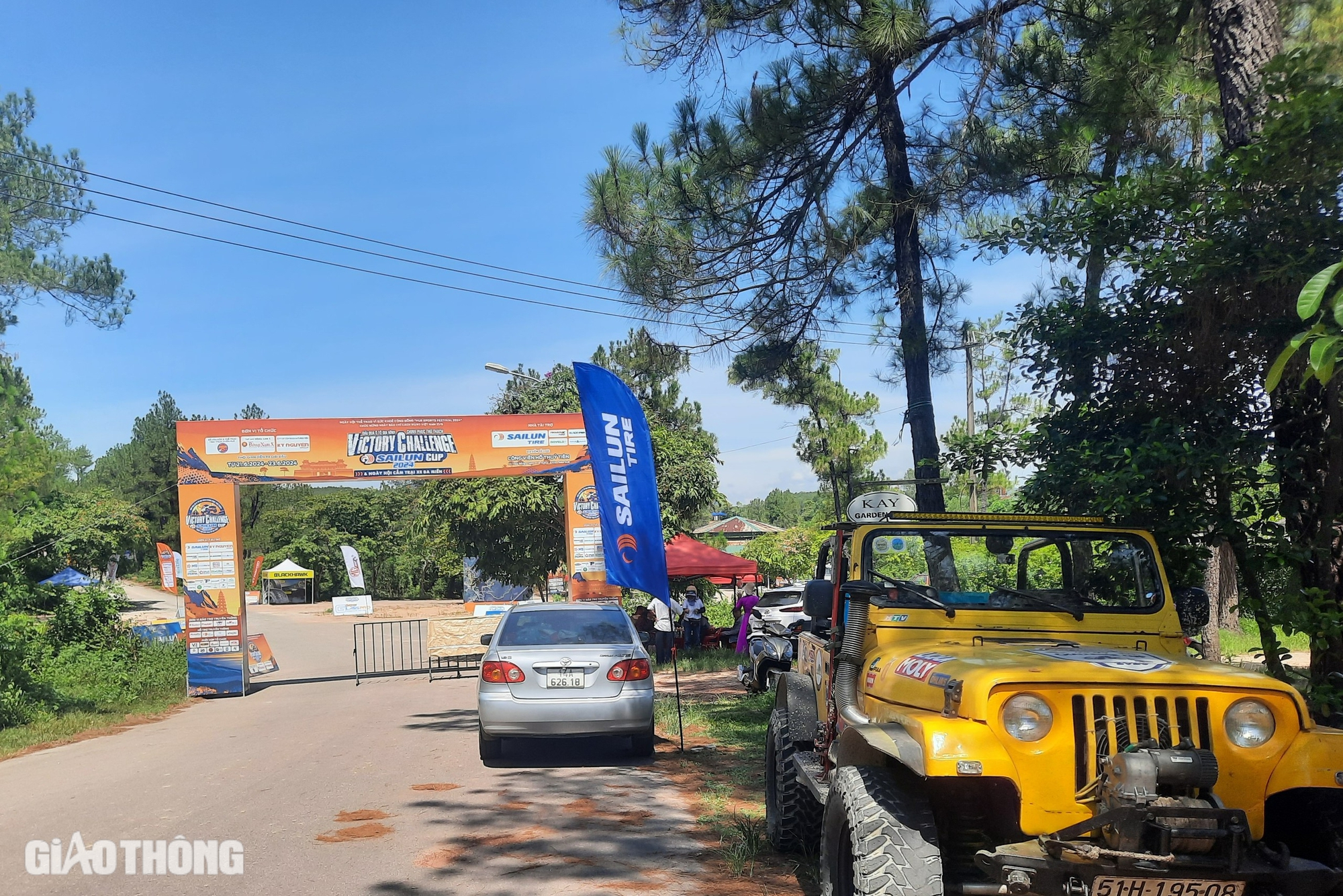 Cận cảnh c&ocirc;ng vi&ecirc;n Hồ Thủy Ti&ecirc;n "ma mị" trước ng&agrave;y diễn ra giải đua &ocirc; t&ocirc; địa h&igrave;nh- Ảnh 7.