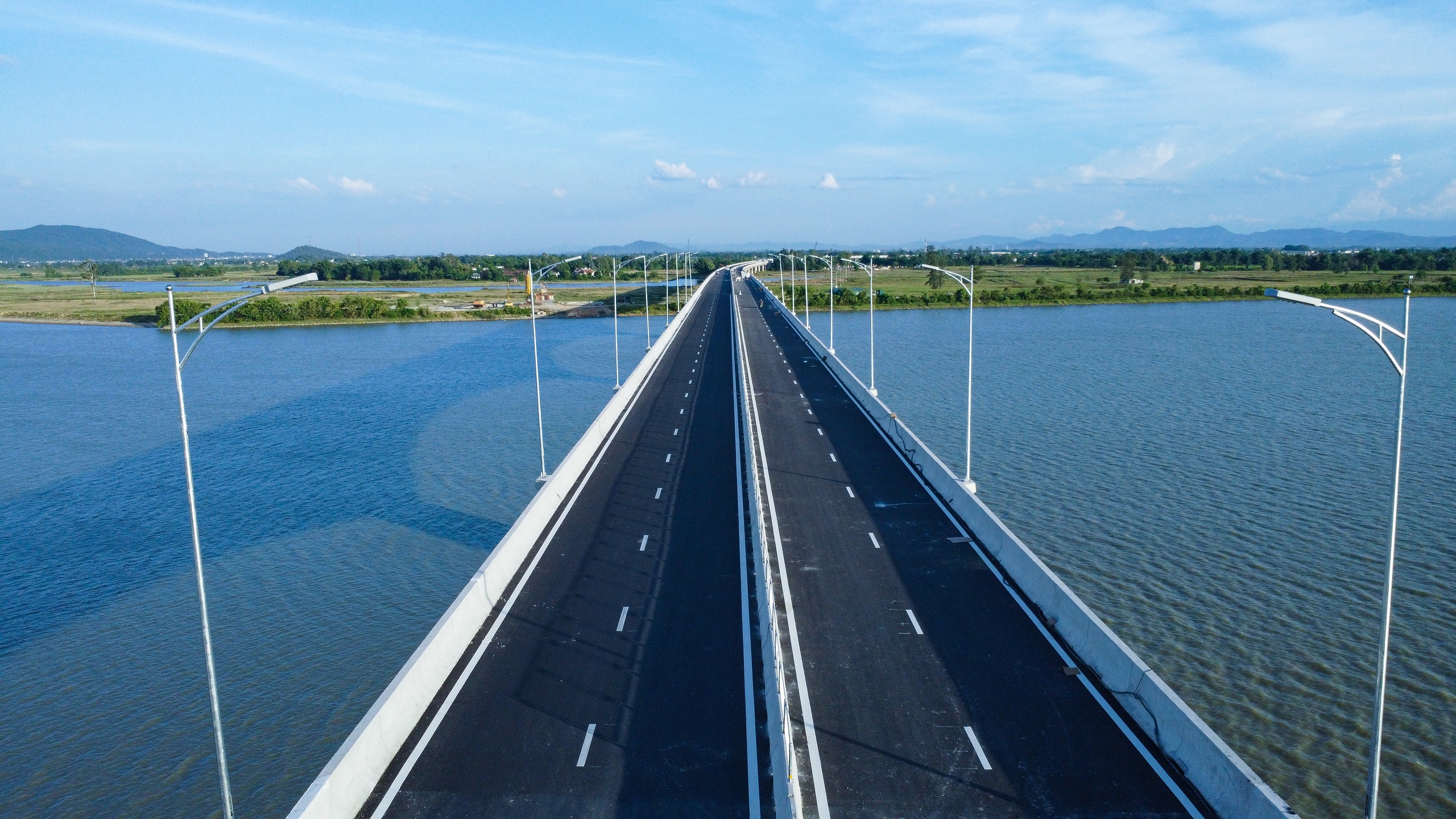 Phơi mình nơi "chảo lửa" hoàn thiện cao tốc Diễn Châu - Bãi Vọt- Ảnh 14. Phơi mình nơi "chảo lửa" hoàn thiện cao tốc Diễn Châu - Bãi Vọt- Ảnh 14.