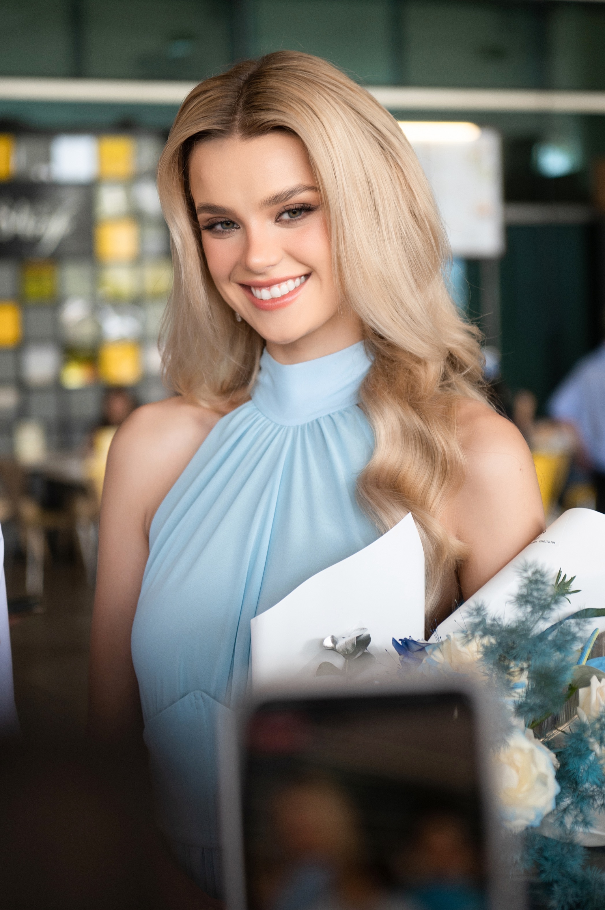 &ldquo;B&uacute;p b&ecirc; sống" Miss World 2024 Krystina Pyszkova đọ d&aacute;ng b&ecirc;n hoa hậu &Yacute; Nhi- Ảnh 4.