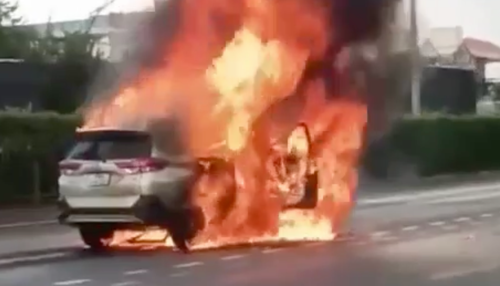 Li&ecirc;n tiếp ch&aacute;y &ocirc; t&ocirc; con, ph&ograve;ng tr&aacute;nh c&aacute;ch n&agrave;o?- Ảnh 1.