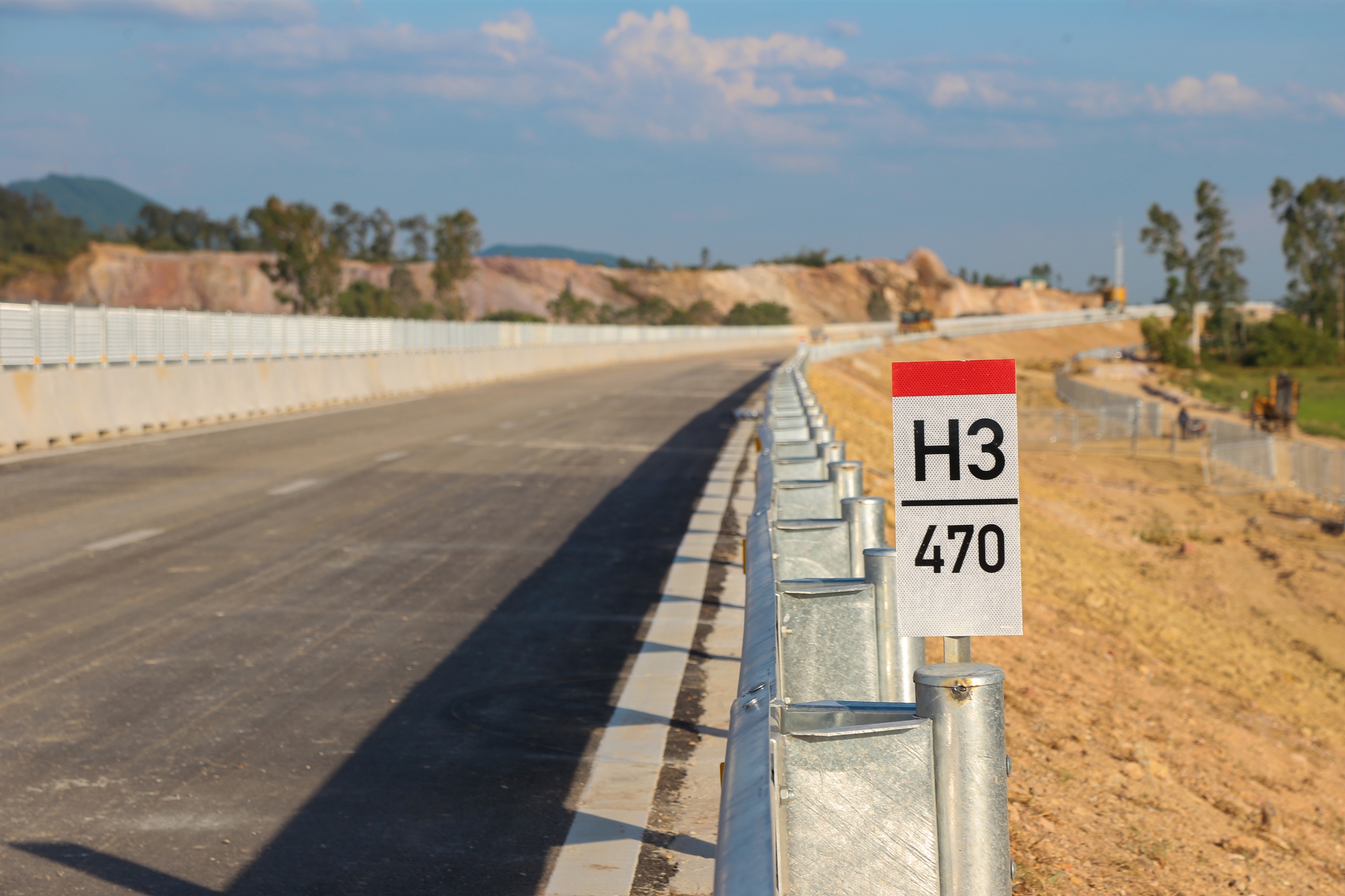 Phơi mình nơi "chảo lửa" hoàn thiện cao tốc Diễn Châu - Bãi Vọt- Ảnh 7. Phơi mình nơi "chảo lửa" hoàn thiện cao tốc Diễn Châu - Bãi Vọt- Ảnh 7.