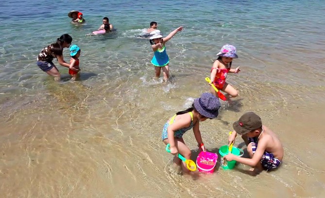 Nắng n&oacute;ng đỉnh điểm, cha mẹ lưu &yacute; điều n&agrave;y ph&ograve;ng say n&oacute;ng, say nắng cho b&eacute;- Ảnh 1.