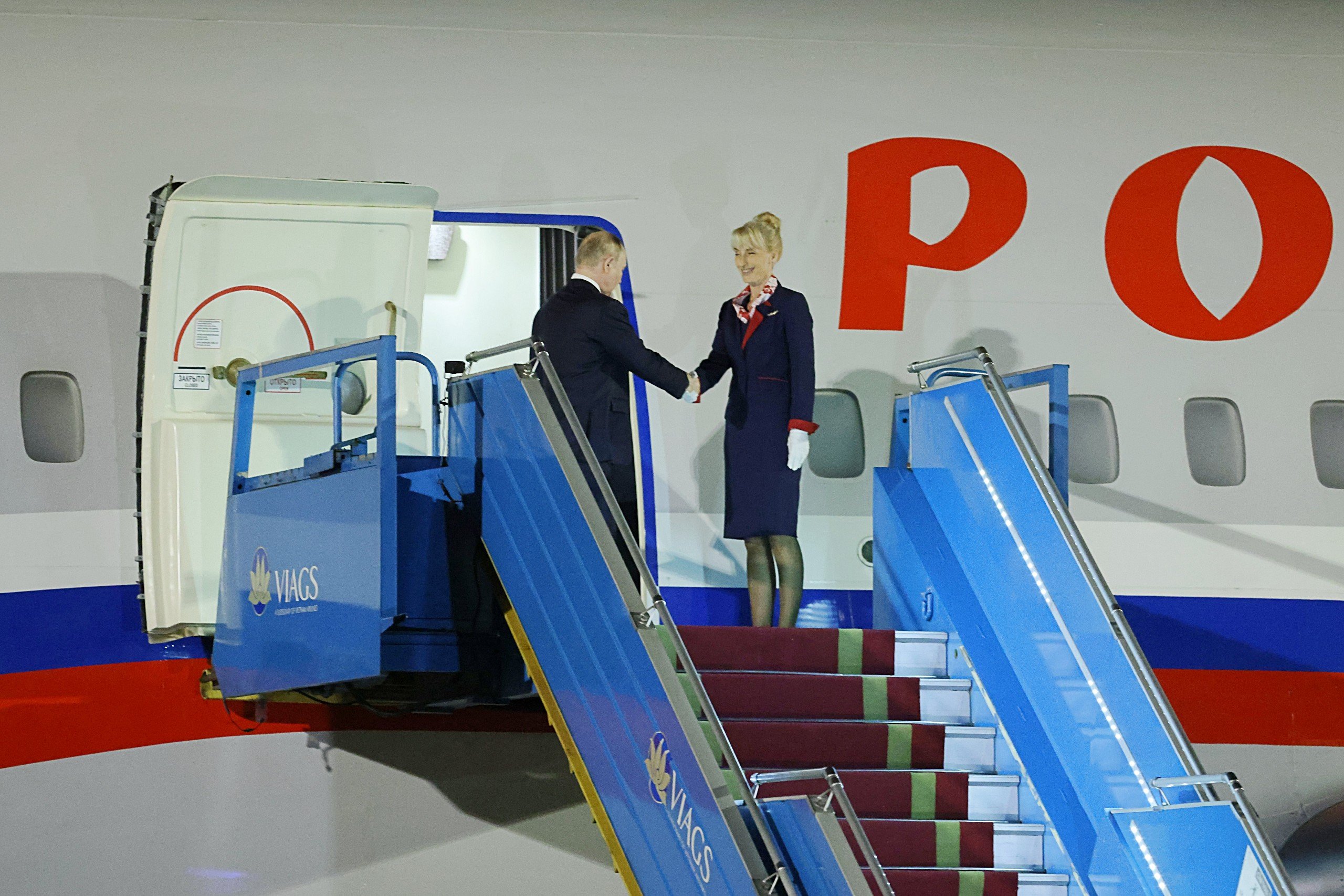 Những h&igrave;nh ảnh đầu ti&ecirc;n của Tổng thống Nga Vladimir Putin tại H&agrave; Nội- Ảnh 5.