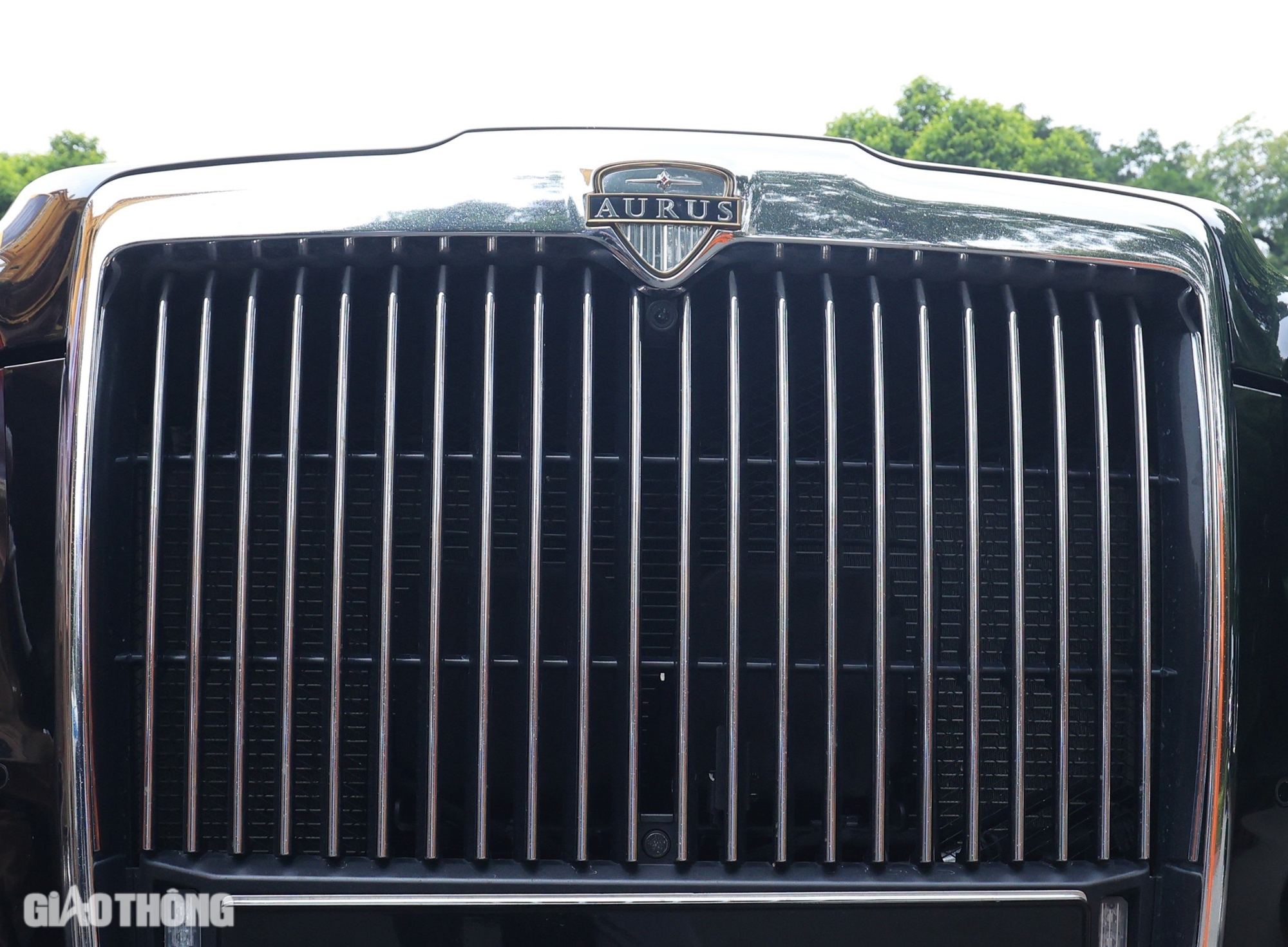 Cận cảnh siêu xe "Điện Kremlin di động" của Tổng thống Nga Putin- Ảnh 6. Cận cảnh siêu xe "Điện Kremlin di động" của Tổng thống Nga Putin- Ảnh 6.