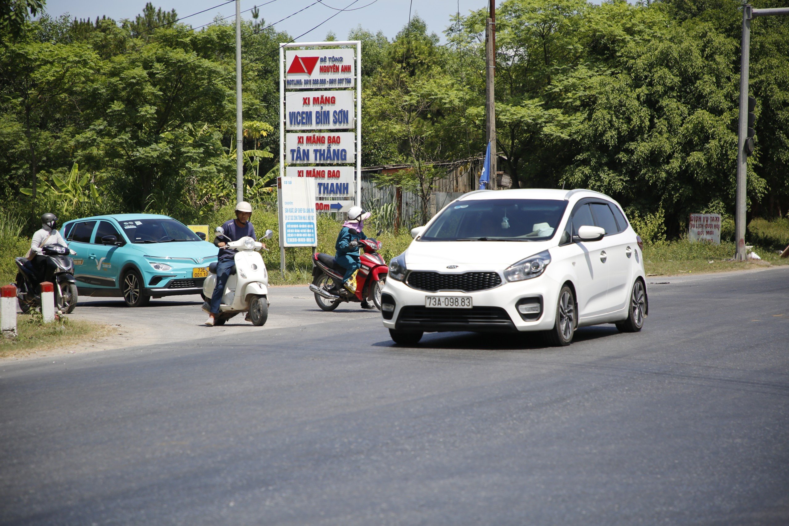 Nguy cơ xảy ra TNGT khi đèn tín hiệu giao thông dừng hoạt động- Ảnh 2. Nguy cơ xảy ra TNGT khi đèn tín hiệu giao thông dừng hoạt động- Ảnh 2.