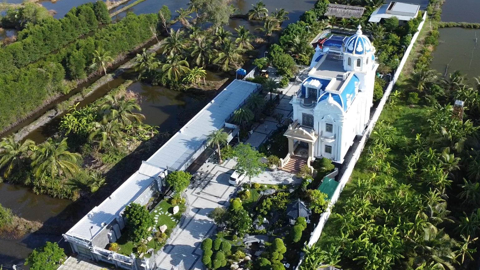 C&agrave; Mau trả lời đơn cứu x&eacute;t của chủ "biệt thự đẹp nhất" thế n&agrave;o?- Ảnh 1.