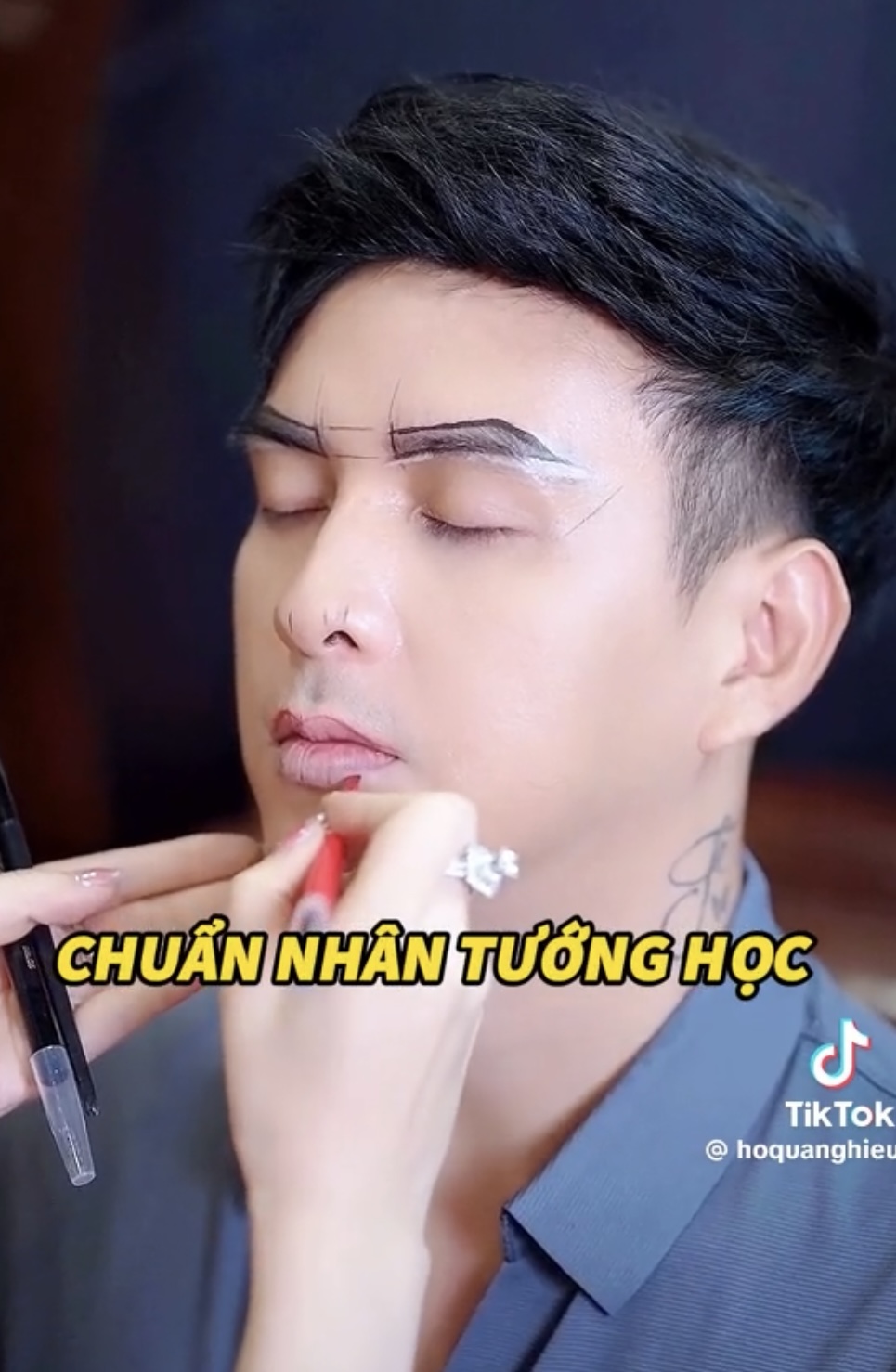 Dư luận x&ocirc;n xao khi ca sĩ, MC, đạo diễn quảng b&aacute; phẫu thuật thẩm mỹ để đổi vận- Ảnh 2.