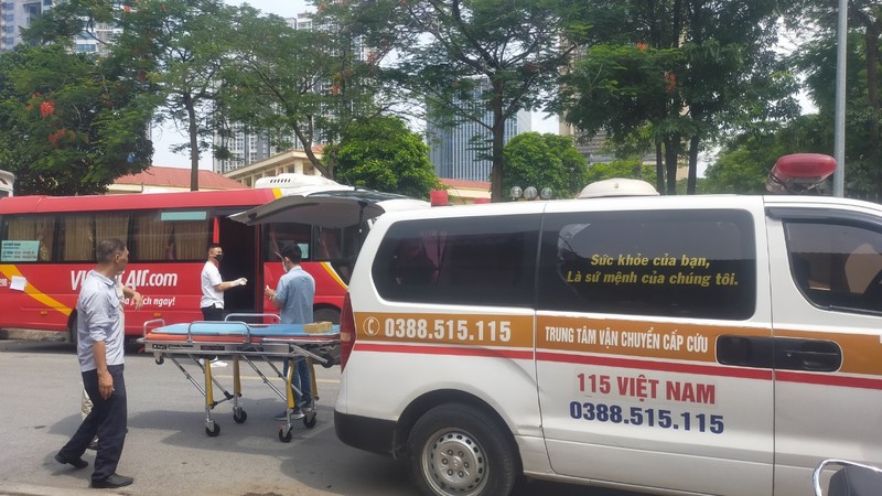 Điều tra vụ nam t&agrave;i xế tử vong trong &ocirc; t&ocirc; gần trường học ở H&agrave; Nội- Ảnh 1.
