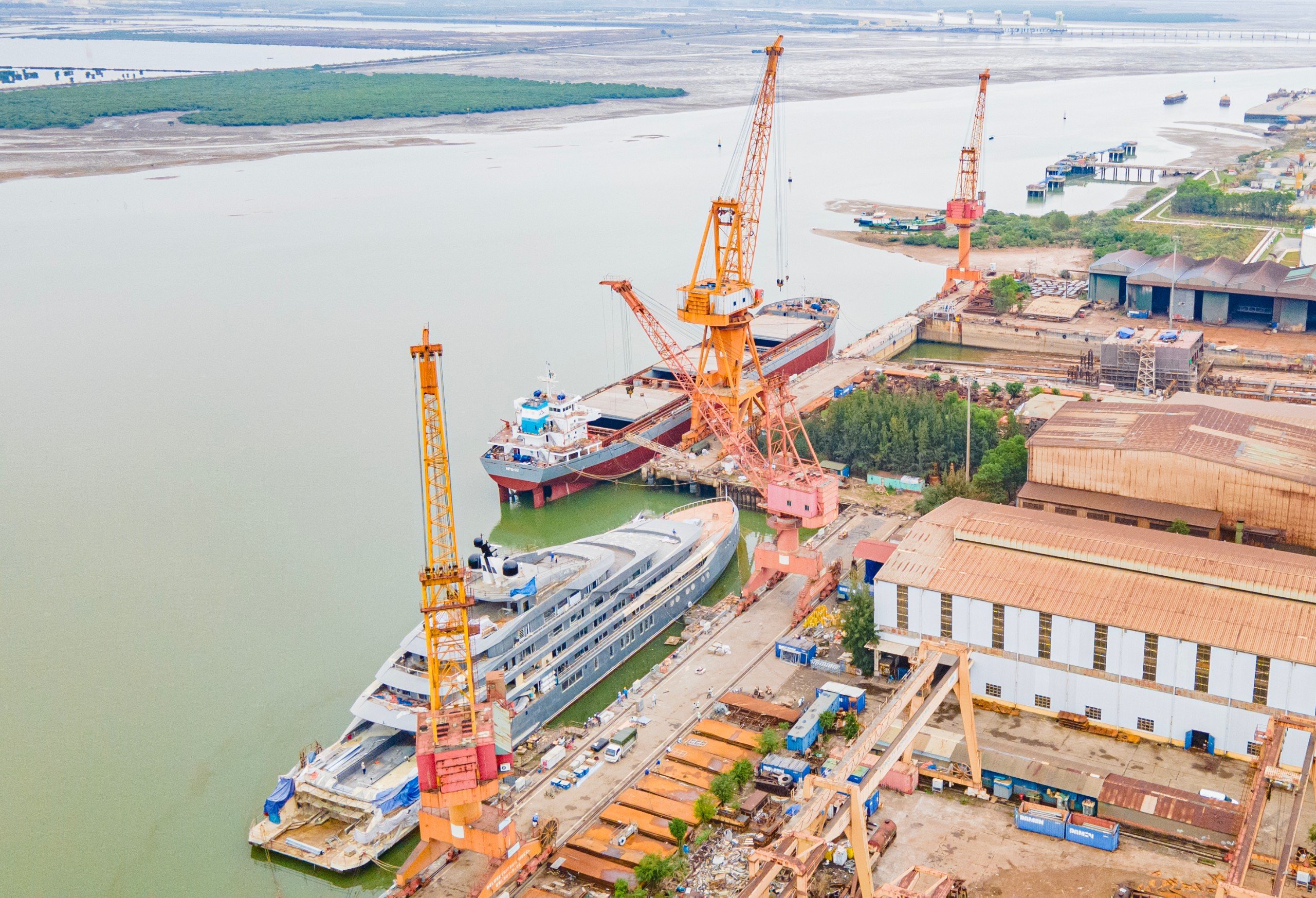 Đ&oacute;ng t&agrave;u Hạ Long đủ việc l&agrave;m đến hết năm 2027- Ảnh 1.